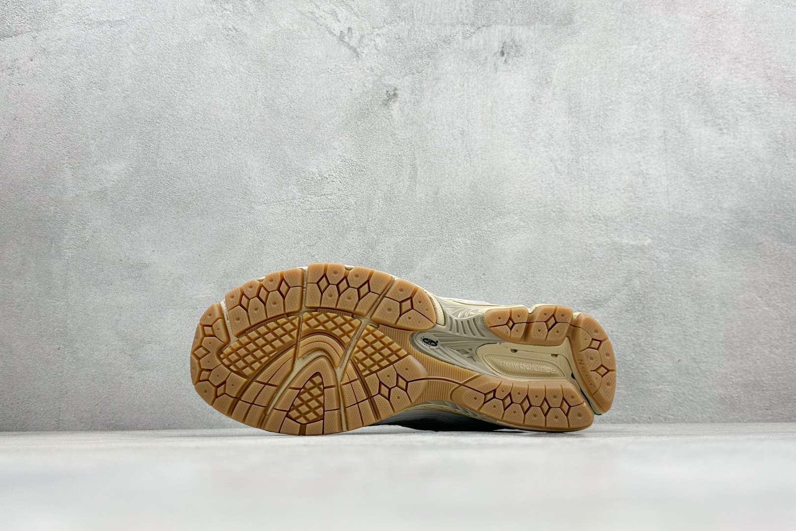 200 GS版New Balance M1906系列复古单品宝藏老爹鞋 M1906RQ-Chinese UA Cheap High Quatity Brand Clothes Bags handbags Sneakers wholesale wholesaler seller from China Factory suppliers Fashion Clothing Shoes best Quality Beautiful Price 200 GS版New Balance M1906系列复古单品宝藏老爹鞋 M1906RQ