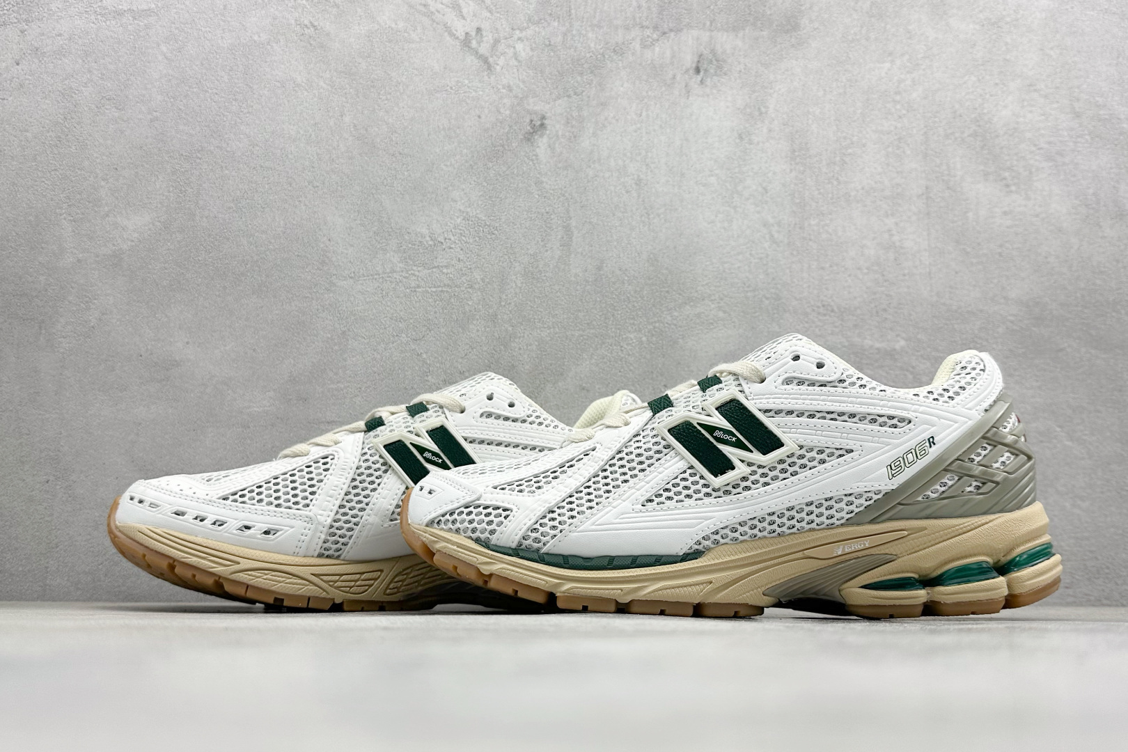 200 GS版New Balance M1906系列复古单品宝藏老爹鞋 M1906RQ-Chinese UA Cheap High Quatity Brand Clothes Bags handbags Sneakers wholesale wholesaler seller from China Factory suppliers Fashion Clothing Shoes best Quality Beautiful Price 200 GS版New Balance M1906系列复古单品宝藏老爹鞋 M1906RQ