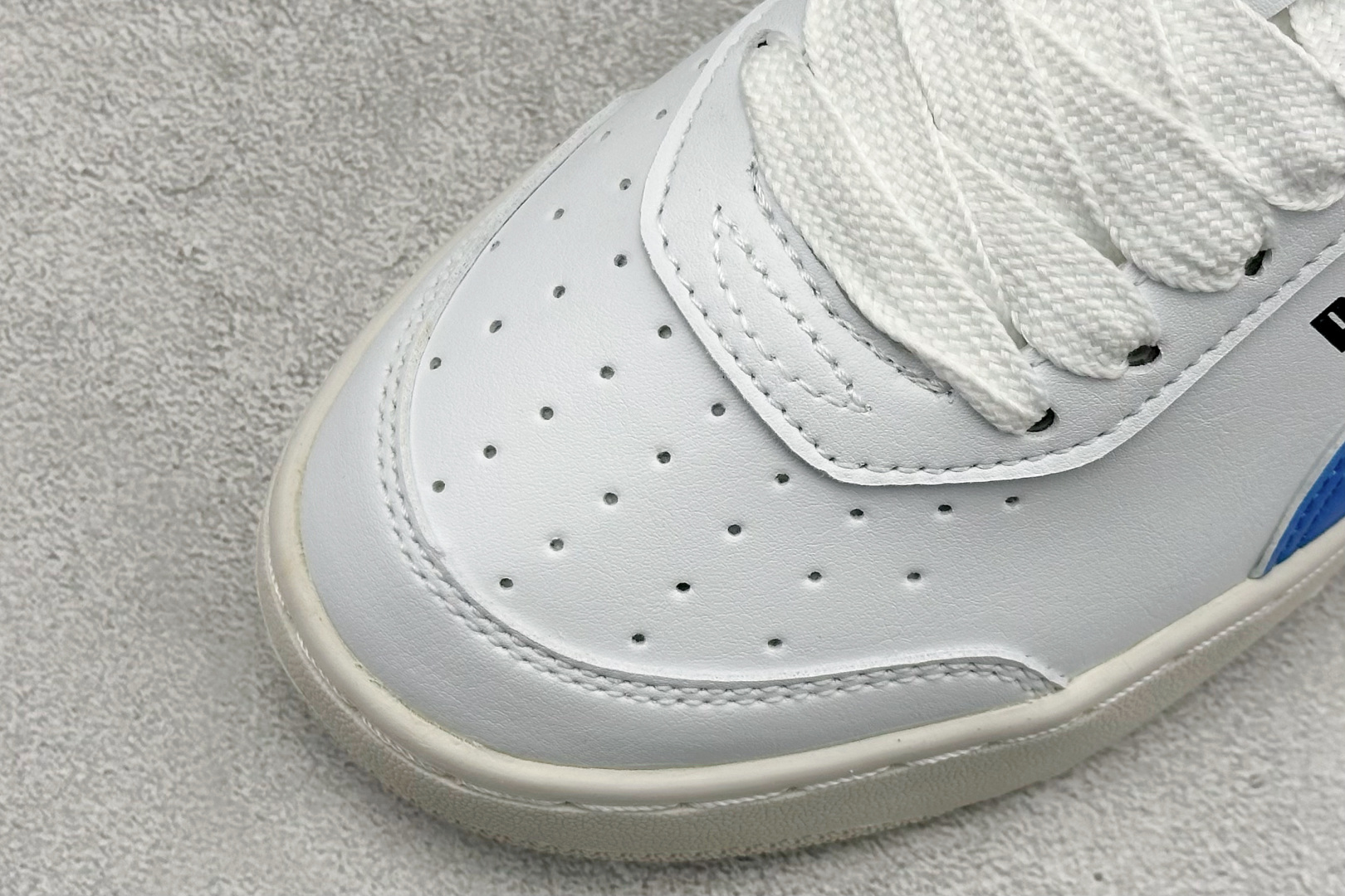 150 Puma Ferrari CA Match White Color 复古单品 彪马 防滑耐磨低帮板鞋 308621-13