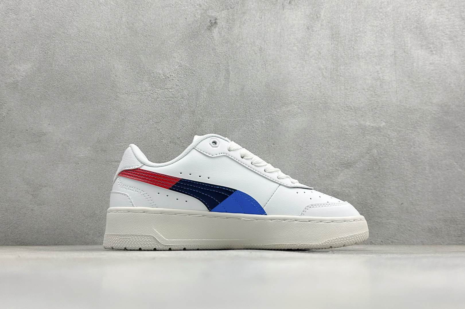 150 Puma Ferrari CA Match White Color 复古单品 彪马 防滑耐磨低帮板鞋 308621-13