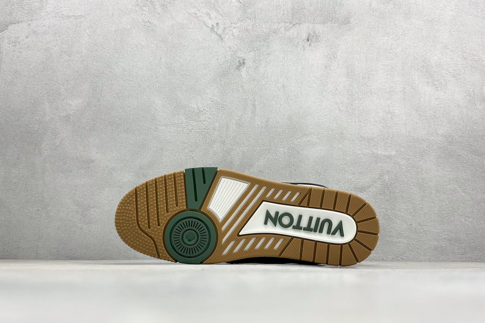 470 YS纯原LOUIS VUITTON Trainer人造钻石 低帮 时尚板鞋 亮钻卡其色 YS2022-Chinese UA Cheap High Quatity Brand Clothes Bags handbags Sneakers wholesale wholesaler seller from China Factory suppliers Fashion Clothing Shoes best Quality Beautiful Price 470 YS纯原LOUIS VUITTON Trainer人造钻石 低帮 时尚板鞋 亮钻卡其色 YS2022