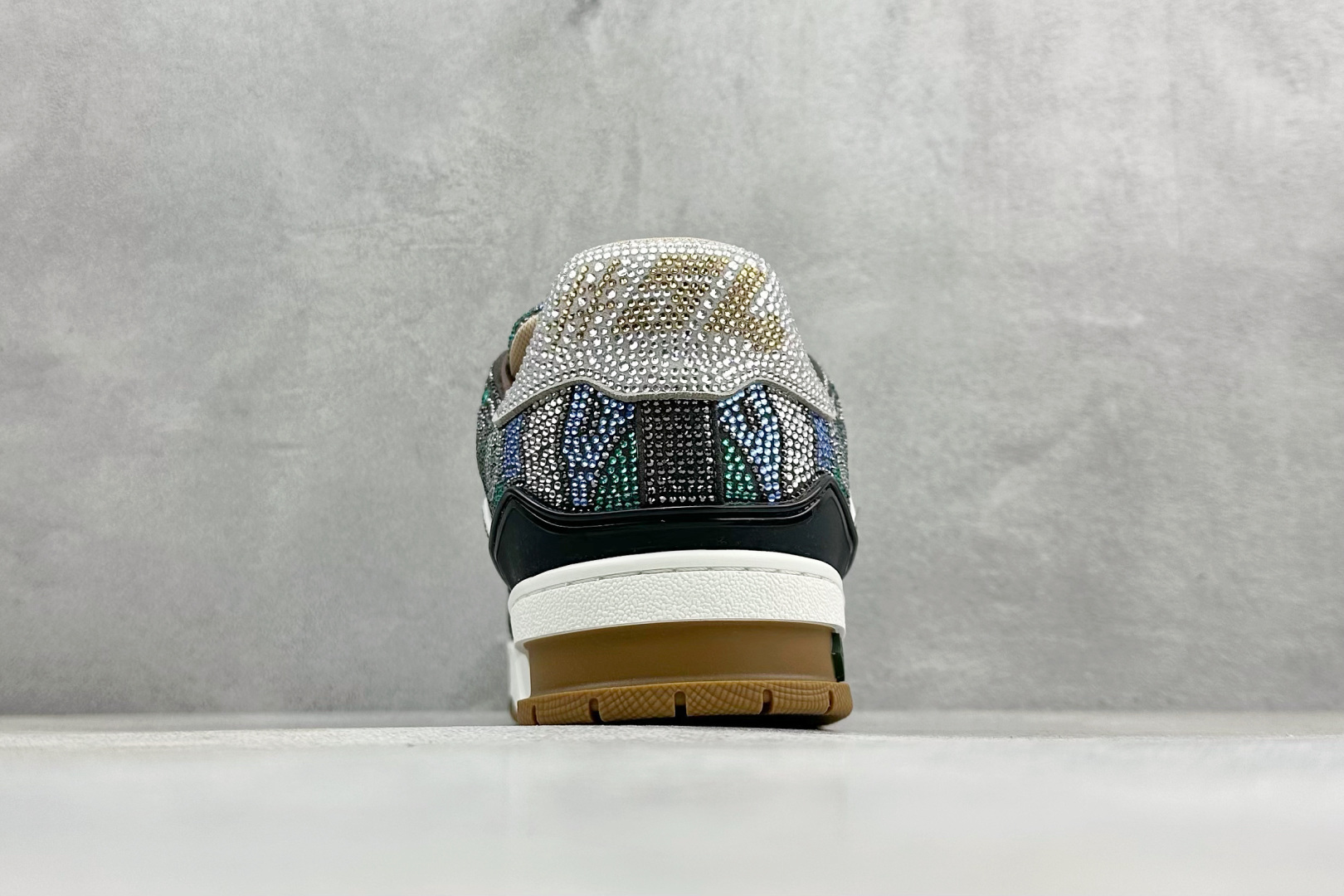 470 YS纯原LOUIS VUITTON Trainer人造钻石 低帮 时尚板鞋 亮钻卡其色 YS2022-Chinese UA Cheap High Quatity Brand Clothes Bags handbags Sneakers wholesale wholesaler seller from China Factory suppliers Fashion Clothing Shoes best Quality Beautiful Price 470 YS纯原LOUIS VUITTON Trainer人造钻石 低帮 时尚板鞋 亮钻卡其色 YS2022