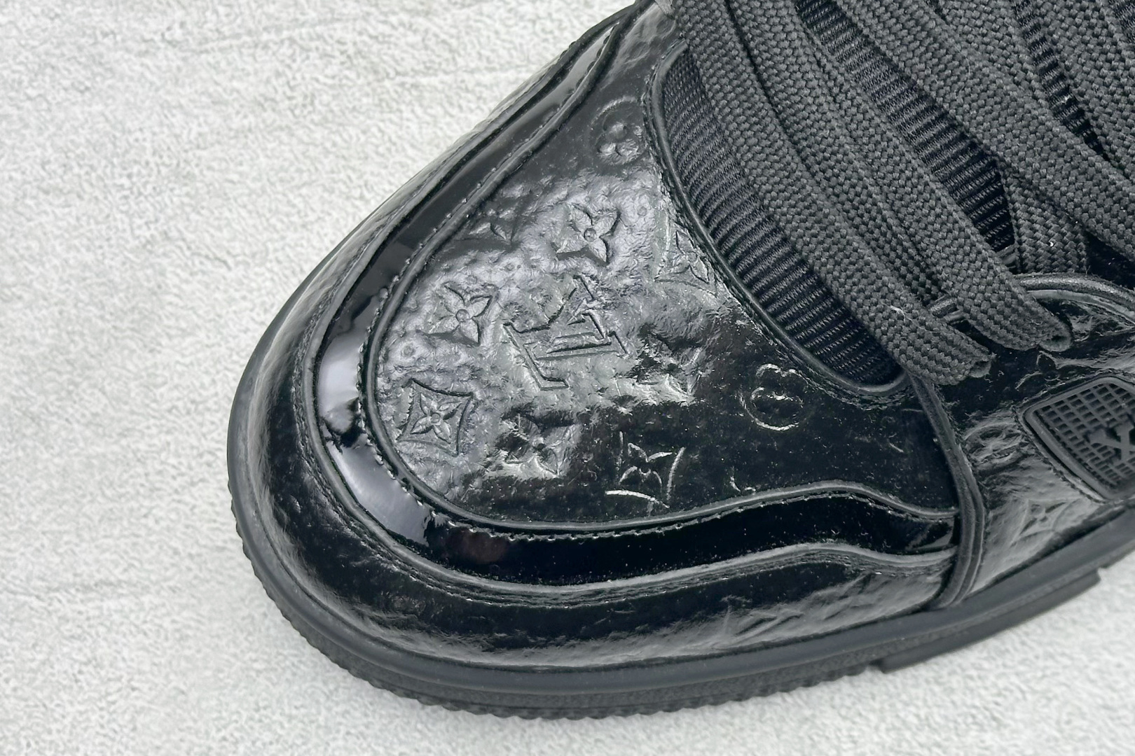 470 YS纯原LOUIS VUITTON Trainer牛皮革圆头系带压花标志 低帮 板鞋 YS0328-Chinese UA Cheap High Quatity Brand Clothes Bags handbags Sneakers wholesale wholesaler seller from China Factory suppliers Fashion Clothing Shoes best Quality Beautiful Price 470 YS纯原LOUIS VUITTON Trainer牛皮革圆头系带压花标志 低帮 板鞋 YS0328