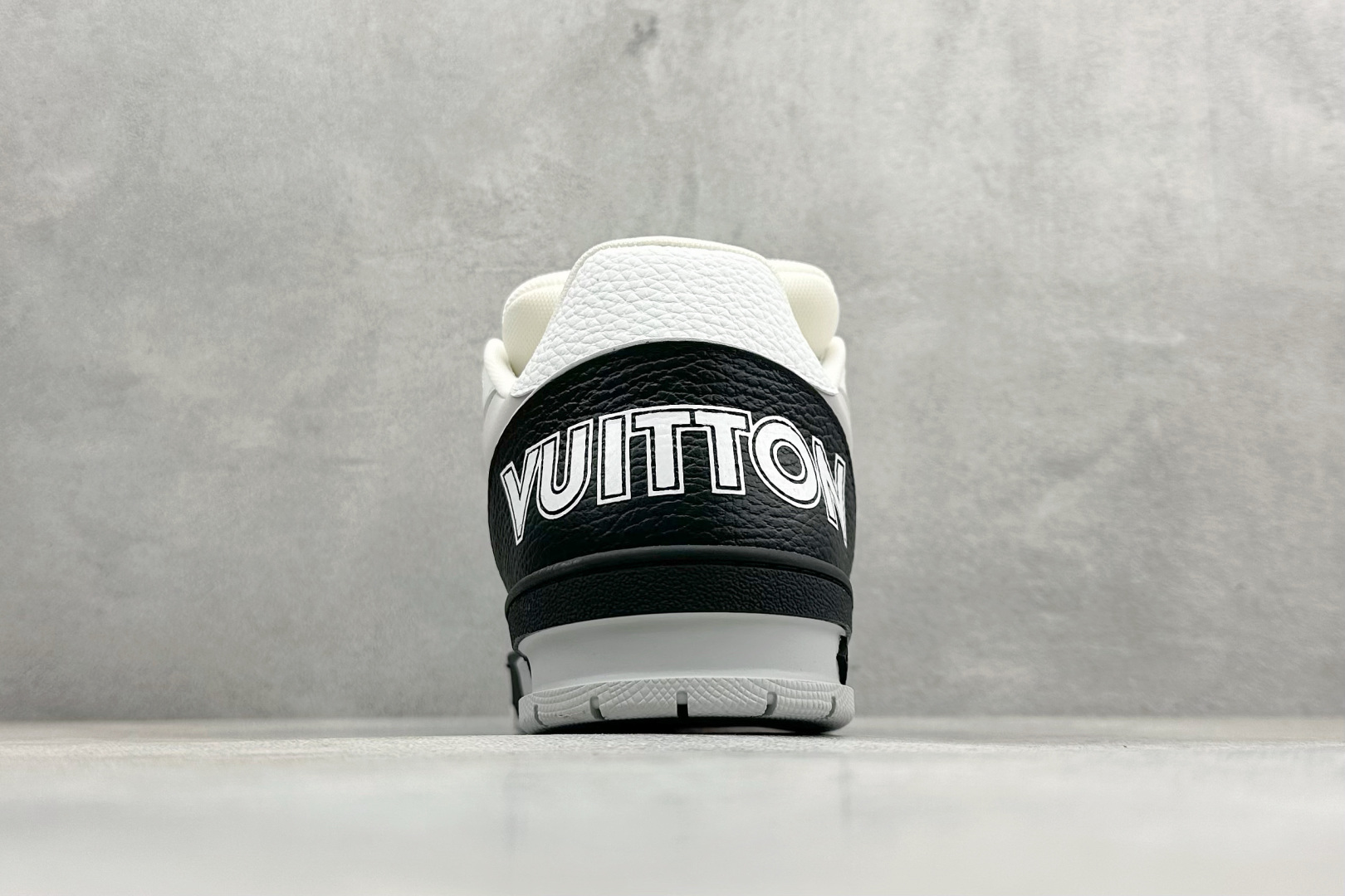 470 YS纯原LOUIS VUITTON Trainer 皮革圆头系带魔术贴低帮 板鞋 MS0266-Chinese UA Cheap High Quatity Brand Clothes Bags handbags Sneakers wholesale wholesaler seller from China Factory suppliers Fashion Clothing Shoes best Quality Beautiful Price 470 YS纯原LOUIS VUITTON Trainer 皮革圆头系带魔术贴低帮 板鞋 MS0266