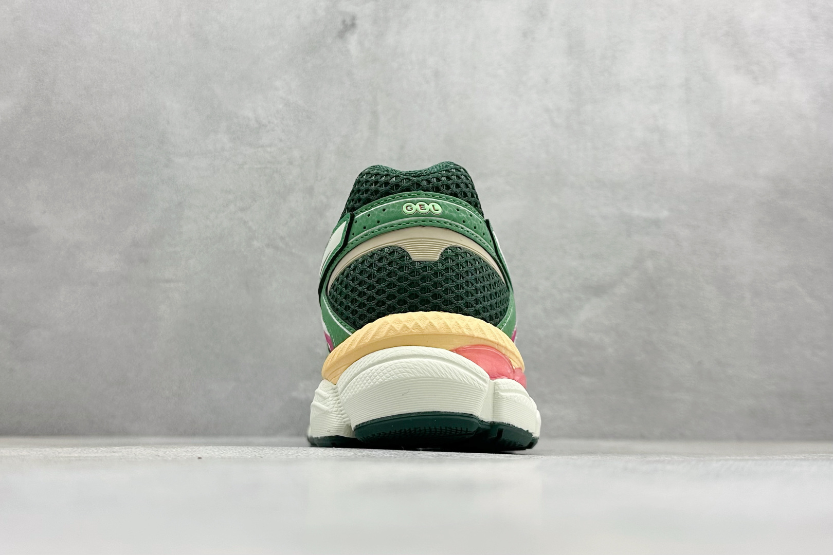210 Asics Gel-Cumulus 16 亚瑟士复古透气休闲缓震耐磨跑步鞋 1203A763-100