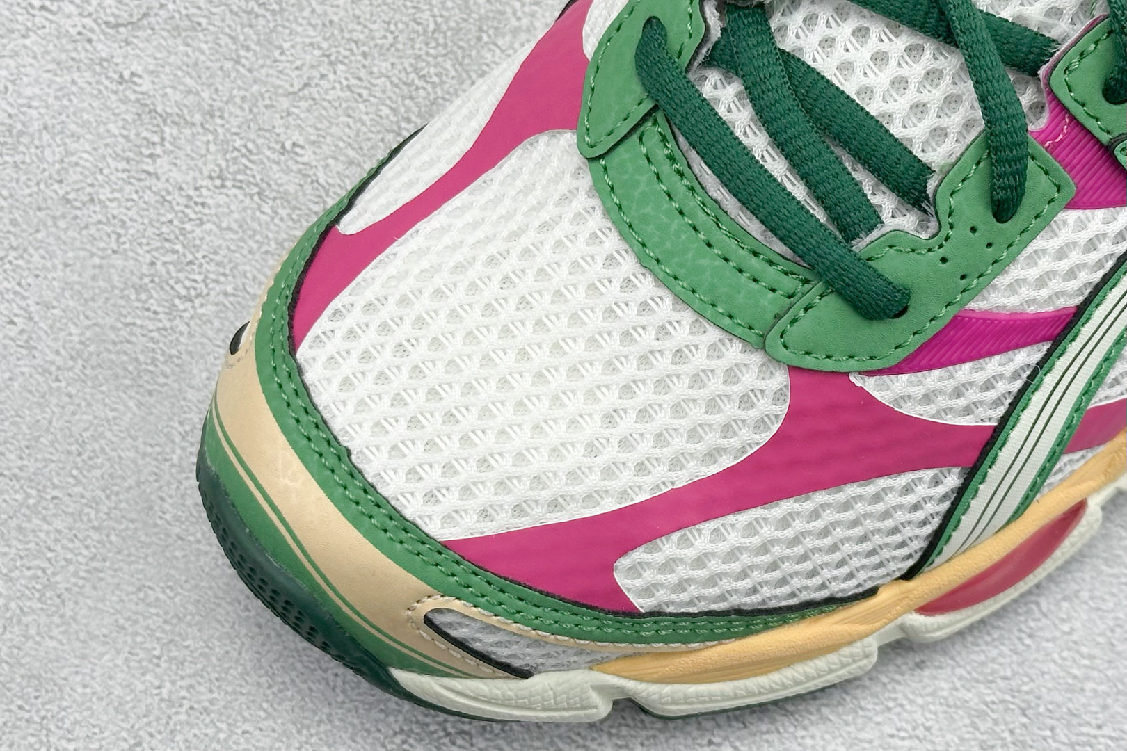 210 Asics Gel-Cumulus 16 亚瑟士复古透气休闲缓震耐磨跑步鞋 1203A763-100