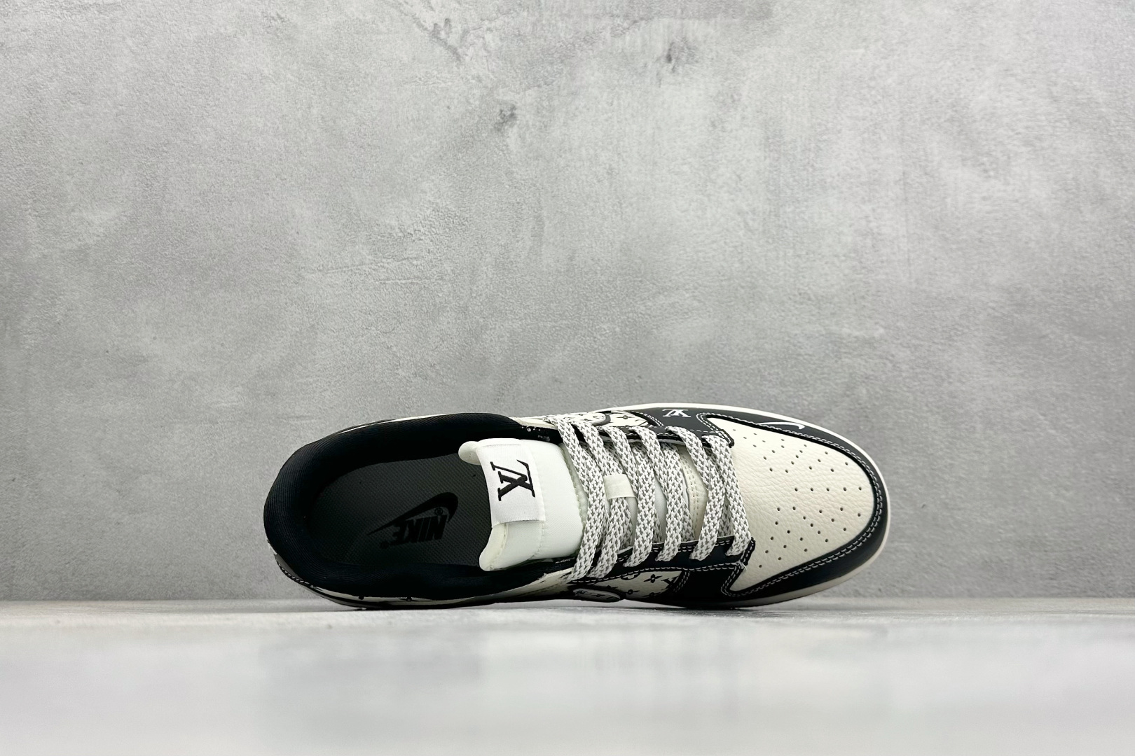 280 Nike SB Dunk Low“ LV联名—米黑印花” 周年高端定制 低帮休闲板鞋 MN1688-101
