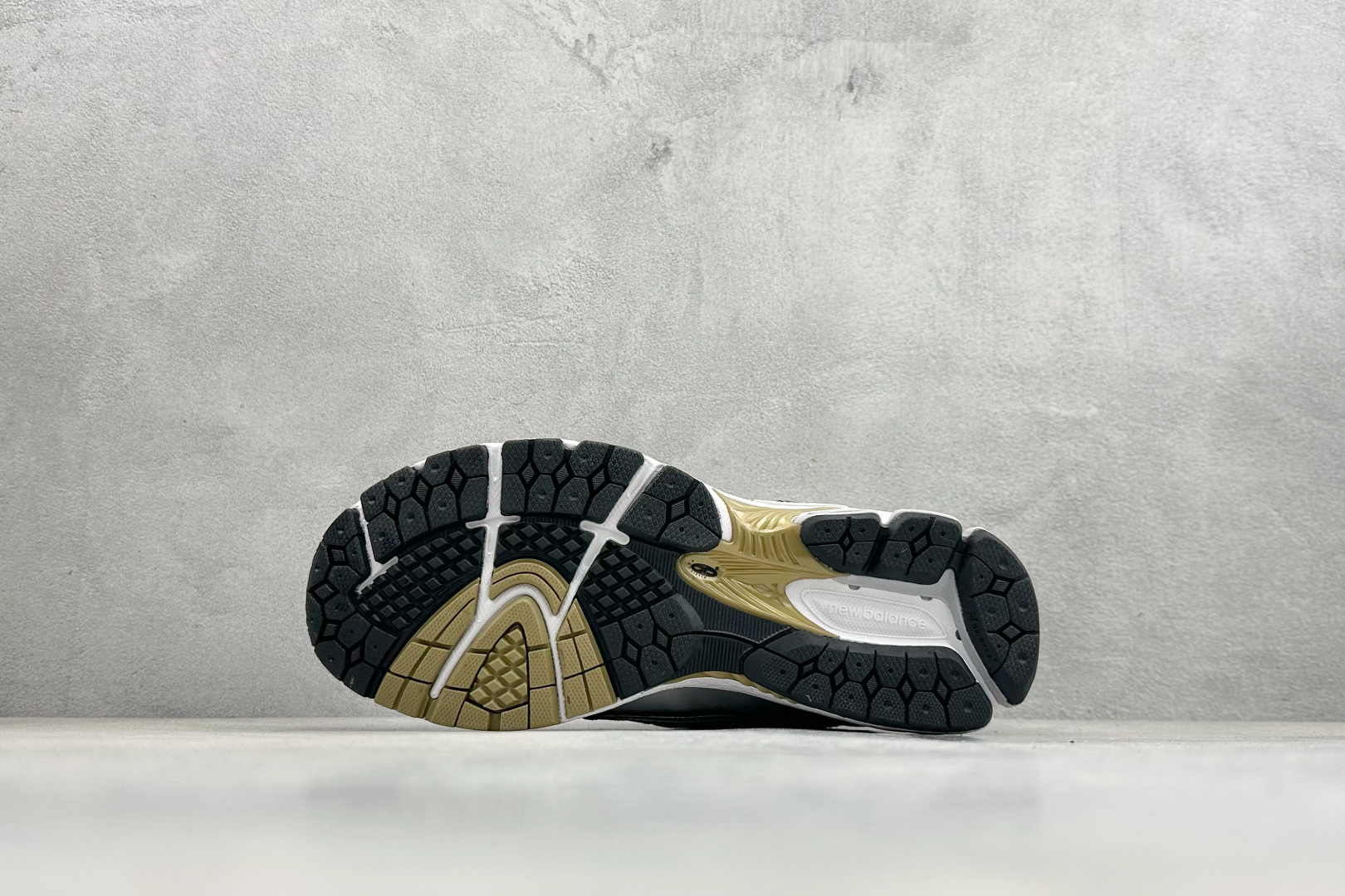 200 GS版New Balance M1906系列复古单品宝藏老爹鞋 M1906RA-Chinese UA Cheap High Quatity Brand Clothes Bags handbags Sneakers wholesale wholesaler seller from China Factory suppliers Fashion Clothing Shoes best Quality Beautiful Price 200 GS版New Balance M1906系列复古单品宝藏老爹鞋 M1906RA