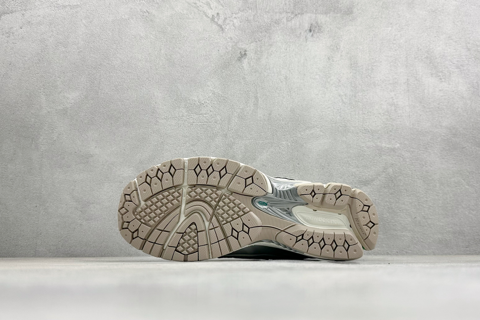 GS版New Balance M1906系列复古单品宝藏老爹鞋 M1906REE-Top High Quatity Cheap Sneakers Fashion Clothing Clothes Bags handbags Shoes of all Brand wholesale With The best Quality And Beautiful Price from China Factory Chinese suppliers wholesaler seller GS版New Balance M1906系列复古单品宝藏老爹鞋 M1906REE