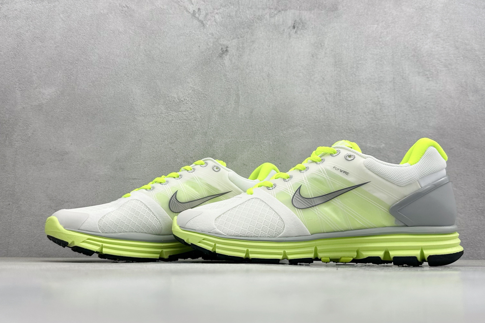 200 NIKE LUNARGLIDE+2 耐克简约舒适防滑耐磨经典低帮跑鞋 407647-100-Chinese UA Cheap High Quatity Brand Clothes Bags handbags Sneakers wholesale wholesaler seller from China Factory suppliers Fashion Clothing Shoes best Quality Beautiful Price 200 NIKE LUNARGLIDE+2 耐克简约舒适防滑耐磨经典低帮跑鞋 407647-100