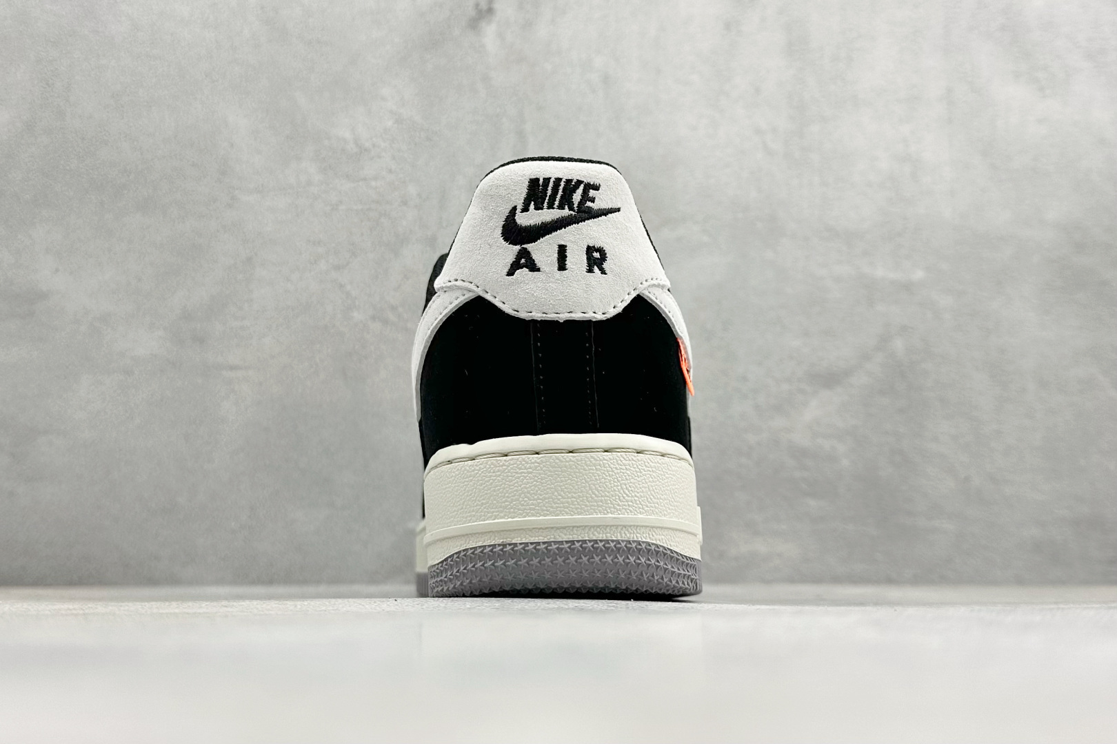 260 SC版Nike Air Force 1'07 Low 墨黑灰白 空军一号低帮休闲板鞋 FQ3544-001-Chinese UA Cheap High Quatity Brand Clothes Bags handbags Sneakers wholesale wholesaler seller from China Factory suppliers Fashion Clothing Shoes best Quality Beautiful Price 260 SC版Nike Air Force 1'07 Low 墨黑灰白 空军一号低帮休闲板鞋 FQ3544-001