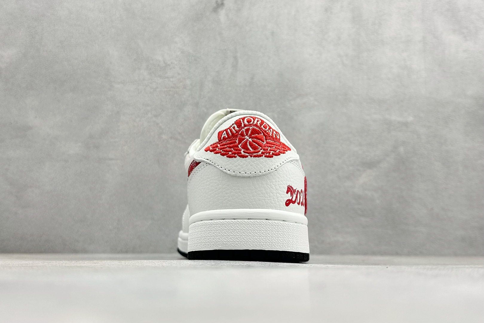 280 XC版Air Jordan Low AJ1 乔1马年限定款 高端定制 倒钩低帮复古篮球鞋 DZ5899-044-Chinese UA Cheap High Quatity Brand Clothes Bags handbags Sneakers wholesale wholesaler seller from China Factory suppliers Fashion Clothing Shoes best Quality Beautiful Price 280 XC版Air Jordan Low AJ1 乔1马年限定款 高端定制 倒钩低帮复古篮球鞋 DZ5899-044