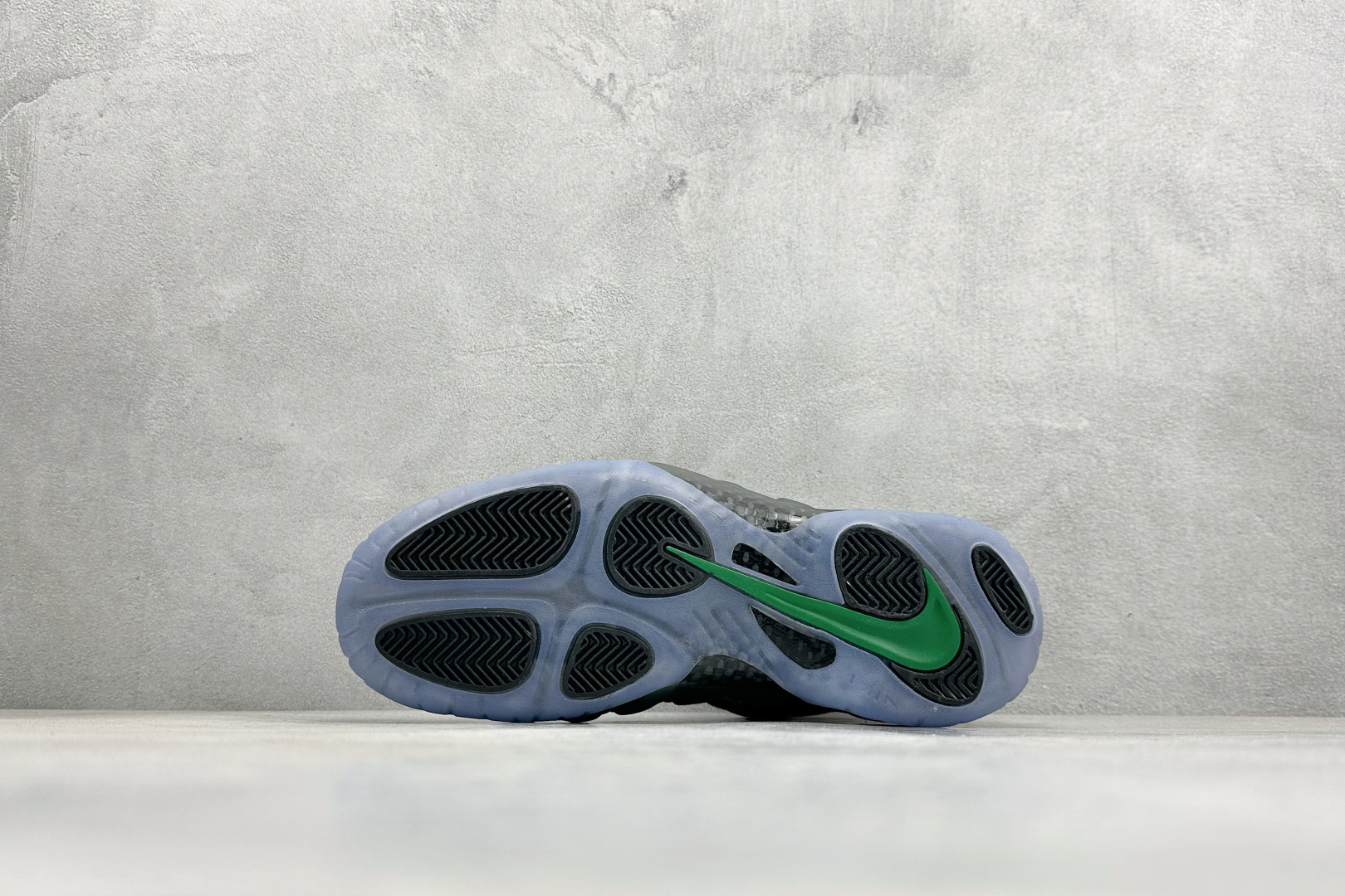 莞厂福利Nike Air Foamposite ONE 喷泡中帮复古篮球鞋 纯胶透明橡胶大底超强止滑 原