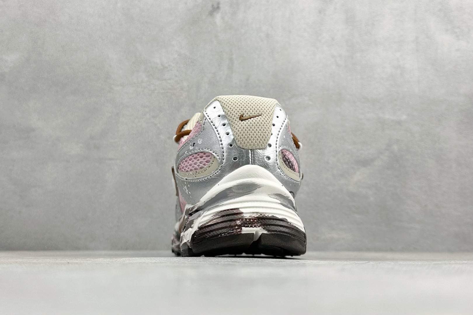 300 Nike V5 RNR 复古做旧 解构绑带 舒适百搭防滑耐磨 低帮跑步鞋 HQ7901-102-Chinese UA Cheap High Quatity Brand Clothes Bags handbags Sneakers wholesale wholesaler seller from China Factory suppliers Fashion Clothing Shoes best Quality Beautiful Price 300 Nike V5 RNR 复古做旧 解构绑带 舒适百搭防滑耐磨 低帮跑步鞋 HQ7901-102
