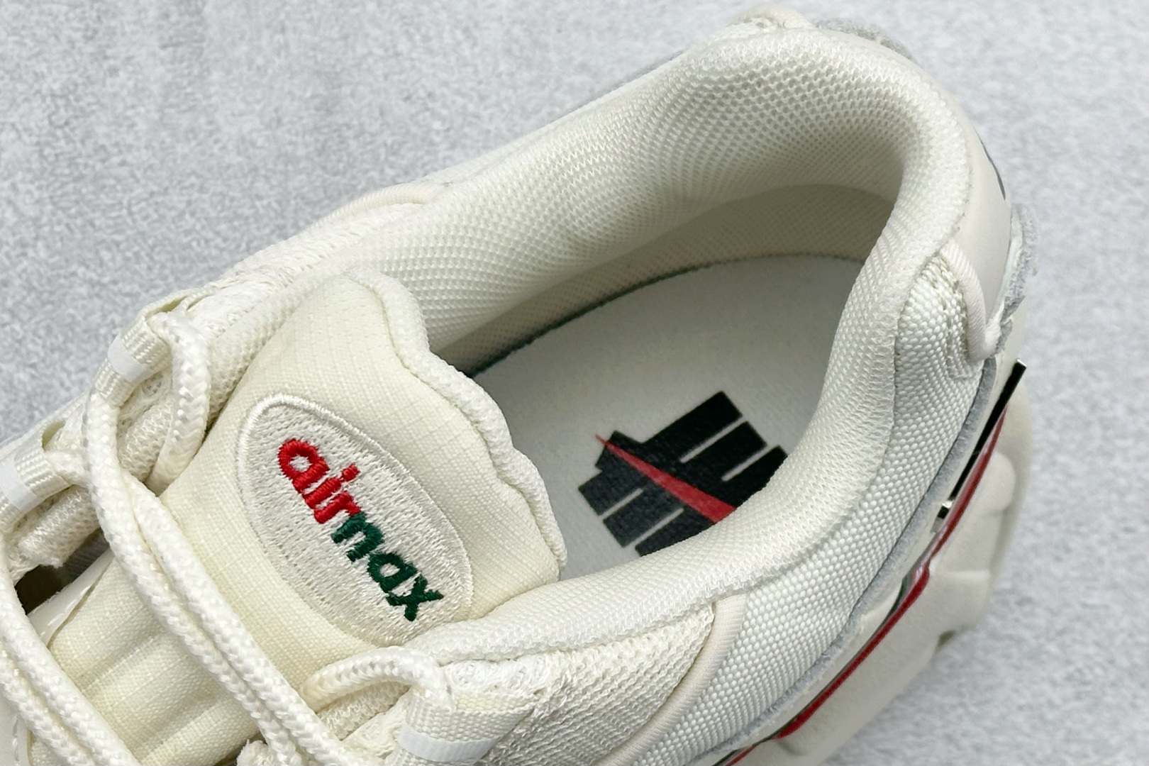 350 纯原Undefeated x Nike Air Max 95 SP 联名款 复古减震气垫跑鞋 IB4453-100-Chinese UA Cheap High Quatity Brand Clothes Bags handbags Sneakers wholesale wholesaler seller from China Factory suppliers Fashion Clothing Shoes best Quality Beautiful Price 350 纯原Undefeated x Nike Air Max 95 SP 联名款 复古减震气垫跑鞋 IB4453-100