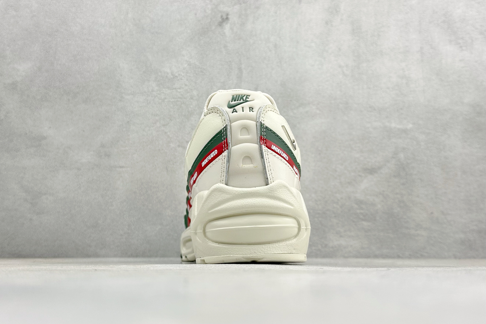 350 纯原Undefeated x Nike Air Max 95 SP 联名款 复古减震气垫跑鞋 IB4453-100-Chinese UA Cheap High Quatity Brand Clothes Bags handbags Sneakers wholesale wholesaler seller from China Factory suppliers Fashion Clothing Shoes best Quality Beautiful Price 350 纯原Undefeated x Nike Air Max 95 SP 联名款 复古减震气垫跑鞋 IB4453-100
