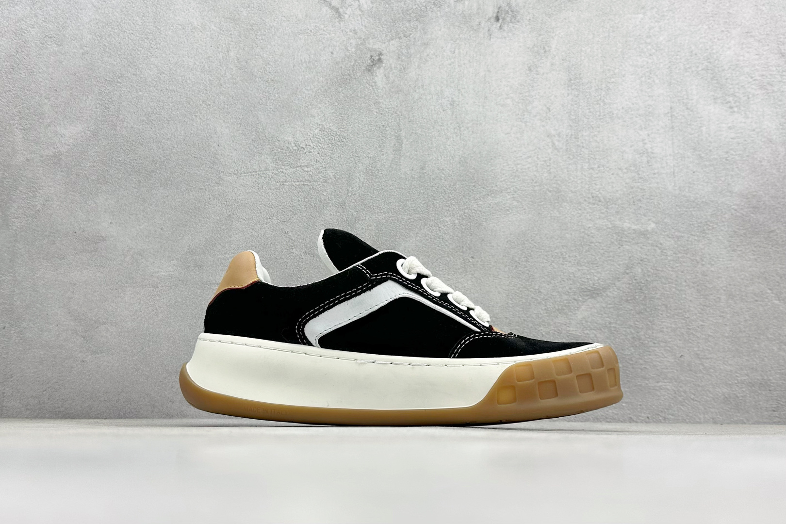 450 YS纯原LOUISVUITTONTilted系列｜2026早春全新上架 LV路易威登TiltedLowSneakers 倾斜系列低帮复古休闲运动板鞋