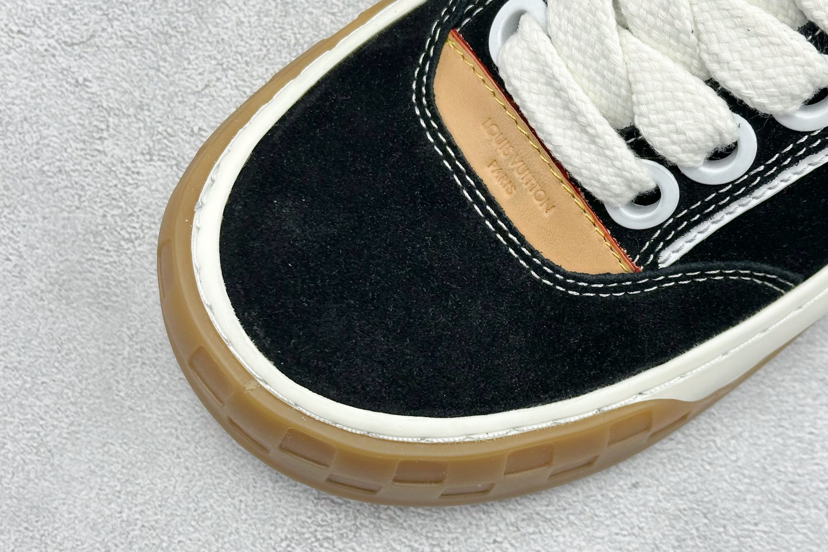 450 YS纯原LOUISVUITTONTilted系列｜2026早春全新上架 LV路易威登TiltedLowSneakers 倾斜系列低帮复古休闲运动板鞋