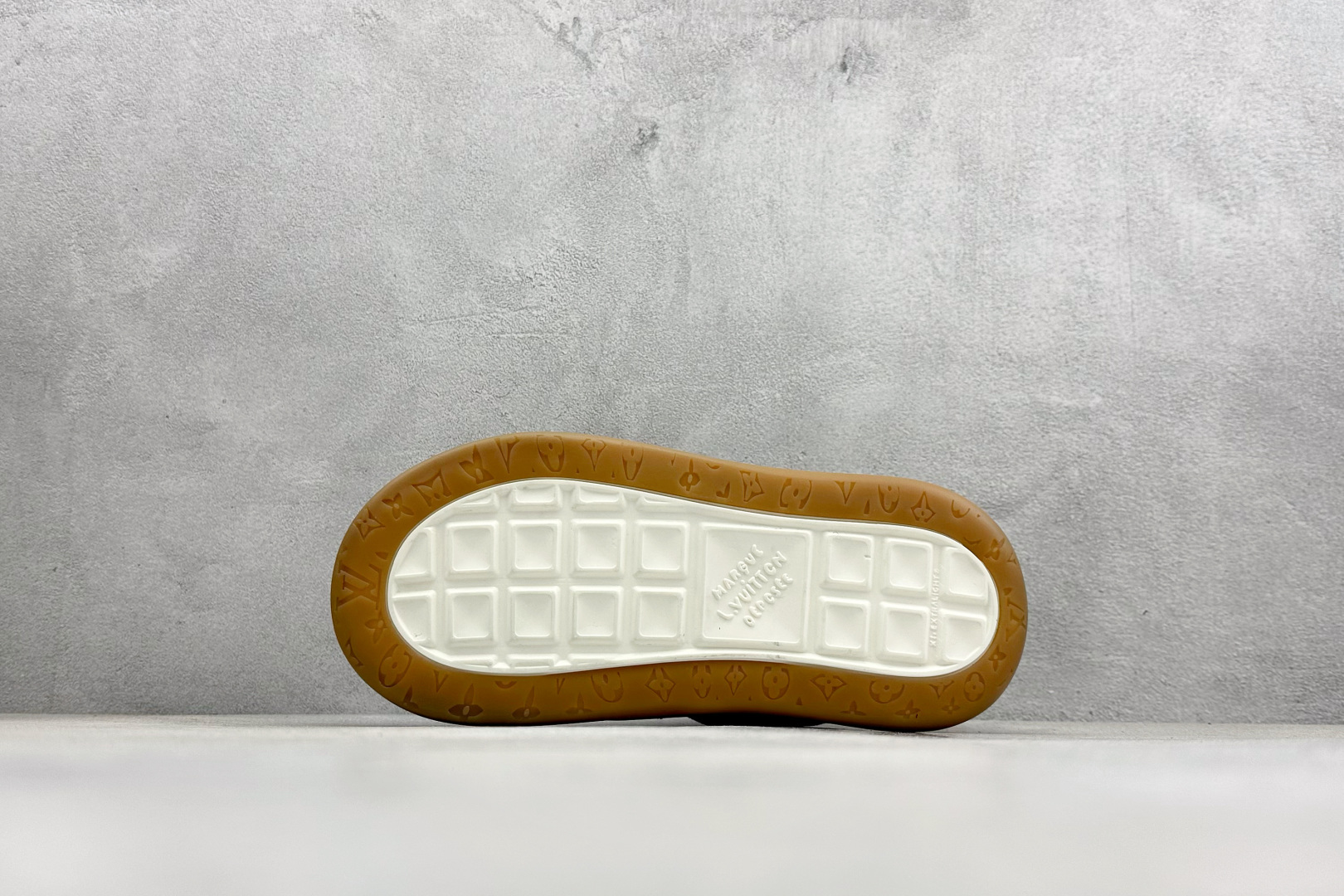 450 YS纯原LOUISVUITTONTilted系列｜2026早春全新上架 LV路易威登TiltedLowSneakers 倾斜系列低帮复古休闲运动板鞋