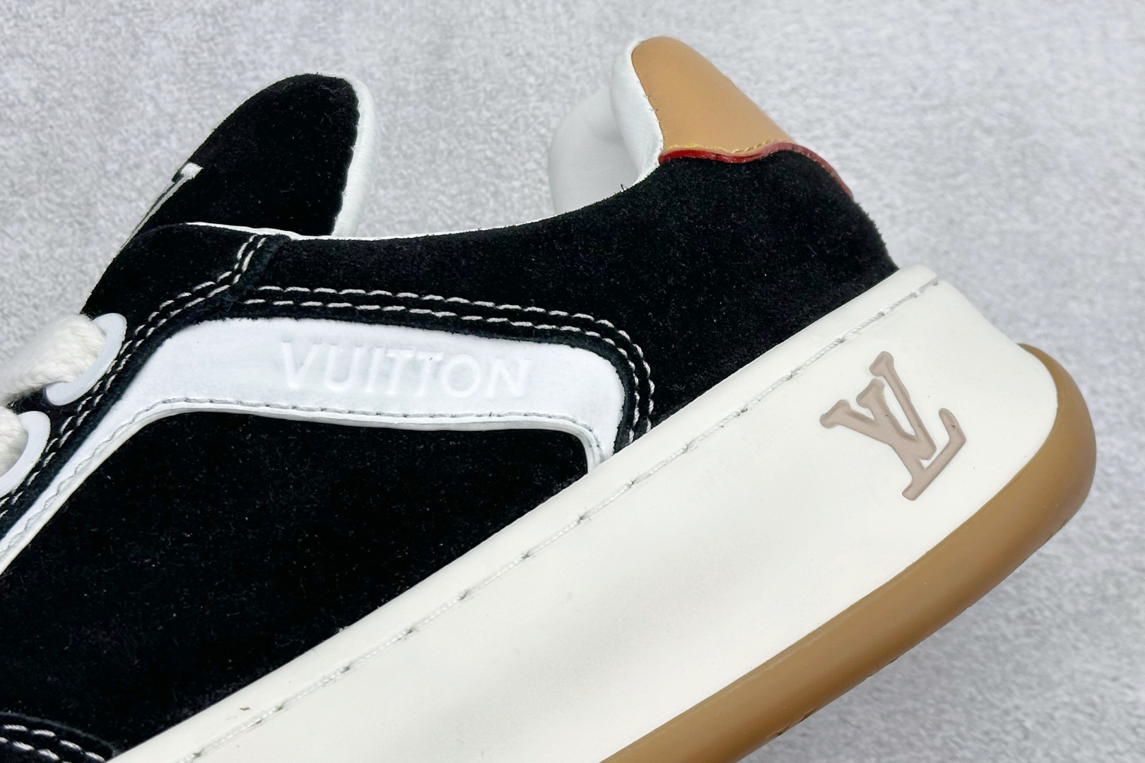 450 YS纯原LOUISVUITTONTilted系列｜2026早春全新上架 LV路易威登TiltedLowSneakers 倾斜系列低帮复古休闲运动板鞋