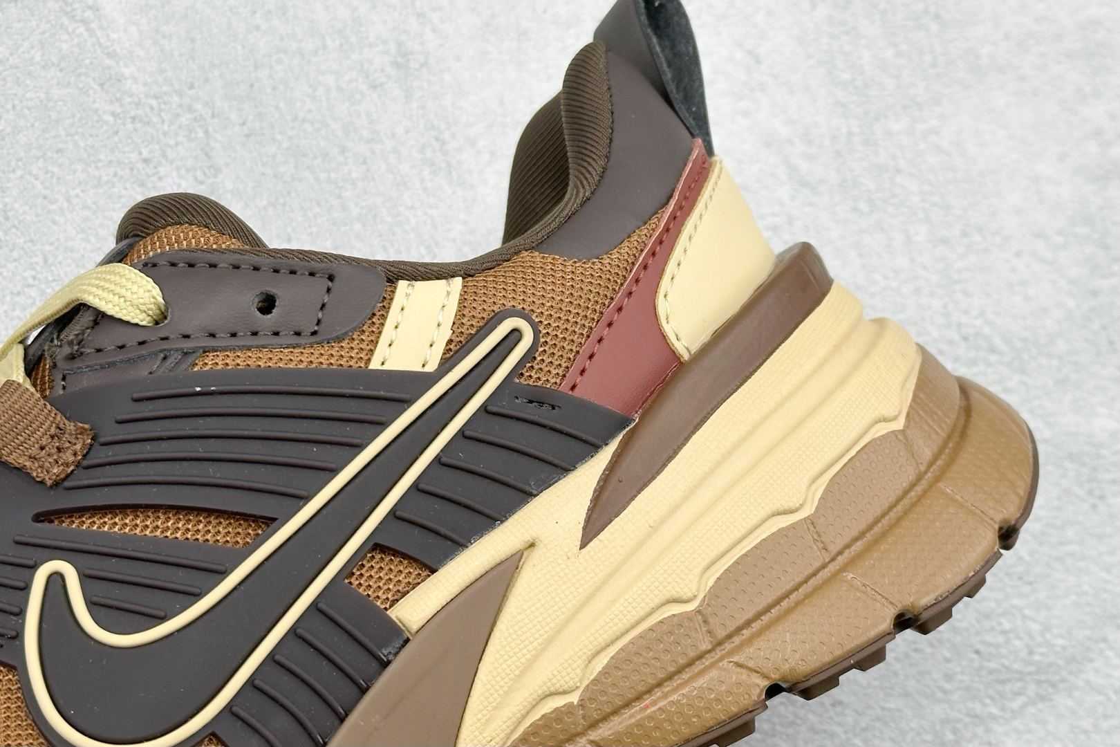 190 NIKE V2K RUN 减震防滑复古低帮跑步鞋 HQ3445-222-Chinese UA Cheap High Quatity Brand Clothes Bags handbags Sneakers wholesale wholesaler seller from China Factory suppliers Fashion Clothing Shoes best Quality Beautiful Price 190 NIKE V2K RUN 减震防滑复古低帮跑步鞋 HQ3445-222