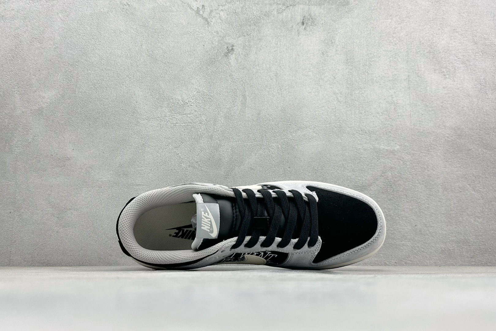 280 Nike SB Dunk Low“ 迪奥联名—米灰黑猪八革” 周年高端定制 低帮休闲板鞋 DN3168-021-Chinese UA Cheap High Quatity Brand Clothes Bags handbags Sneakers wholesale wholesaler seller from China Factory suppliers Fashion Clothing Shoes best Quality Beautiful Price 280 Nike SB Dunk Low“ 迪奥联名—米灰黑猪八革” 周年高端定制 低帮休闲板鞋 DN3168-021