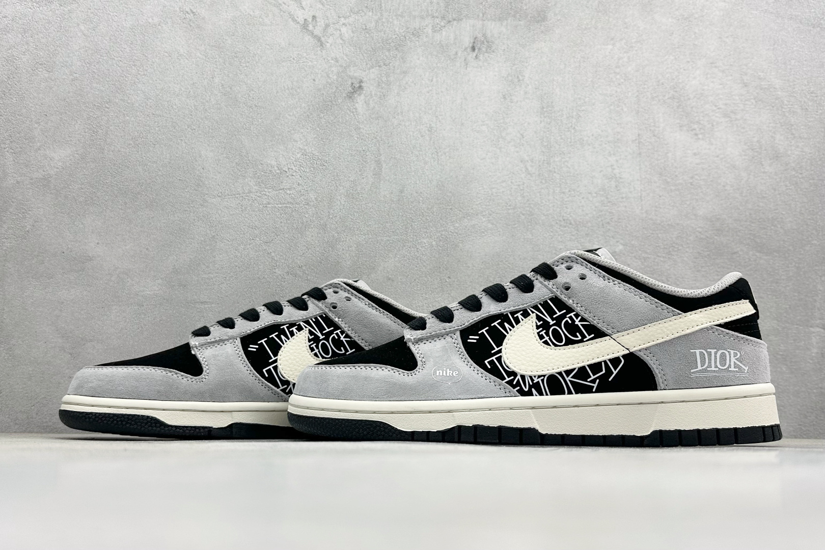 280 Nike SB Dunk Low“ 迪奥联名—米灰黑猪八革” 周年高端定制 低帮休闲板鞋 DN3168-021-Chinese UA Cheap High Quatity Brand Clothes Bags handbags Sneakers wholesale wholesaler seller from China Factory suppliers Fashion Clothing Shoes best Quality Beautiful Price 280 Nike SB Dunk Low“ 迪奥联名—米灰黑猪八革” 周年高端定制 低帮休闲板鞋 DN3168-021