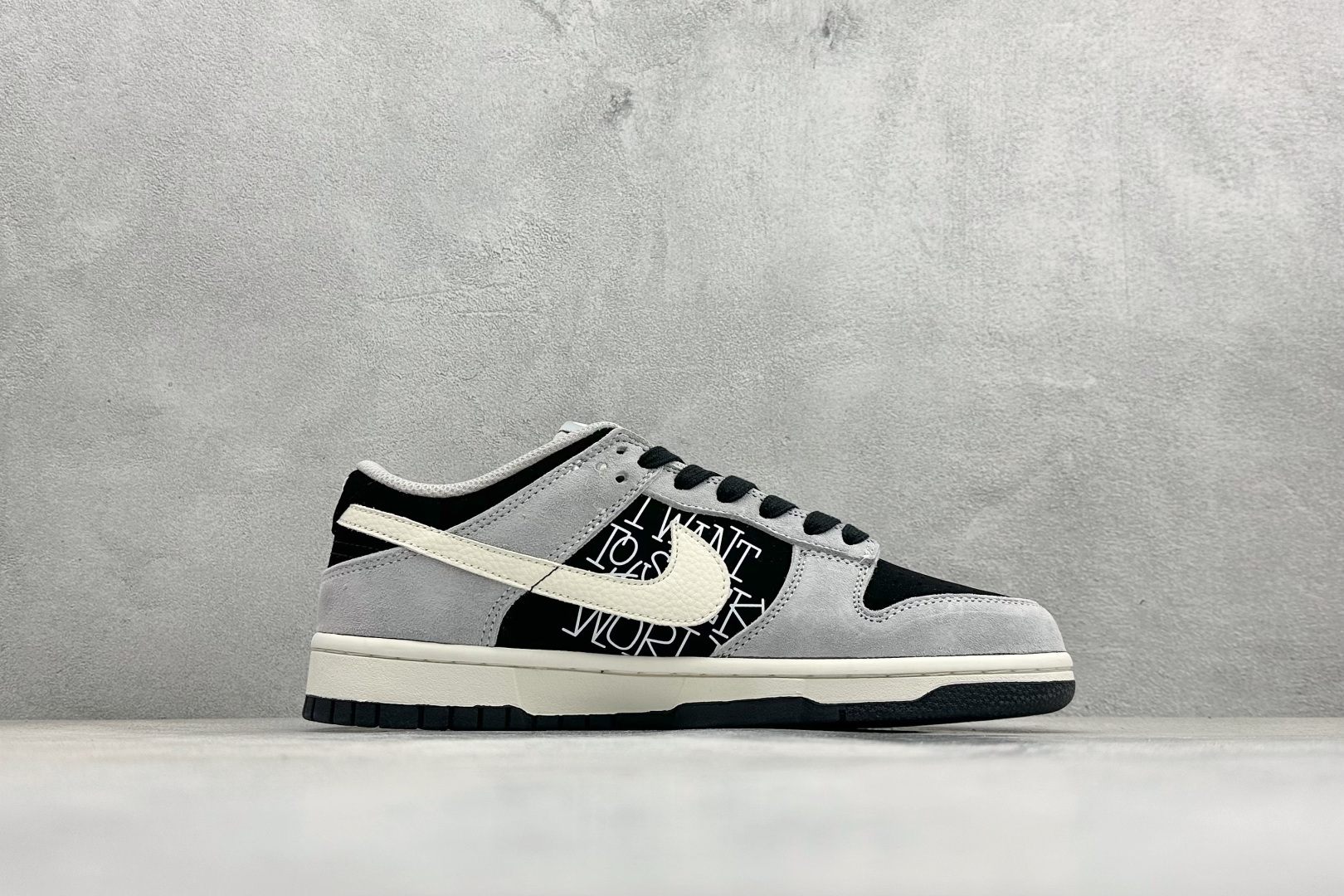 280 Nike SB Dunk Low“ 迪奥联名—米灰黑猪八革” 周年高端定制 低帮休闲板鞋 DN3168-021-Chinese UA Cheap High Quatity Brand Clothes Bags handbags Sneakers wholesale wholesaler seller from China Factory suppliers Fashion Clothing Shoes best Quality Beautiful Price 280 Nike SB Dunk Low“ 迪奥联名—米灰黑猪八革” 周年高端定制 低帮休闲板鞋 DN3168-021