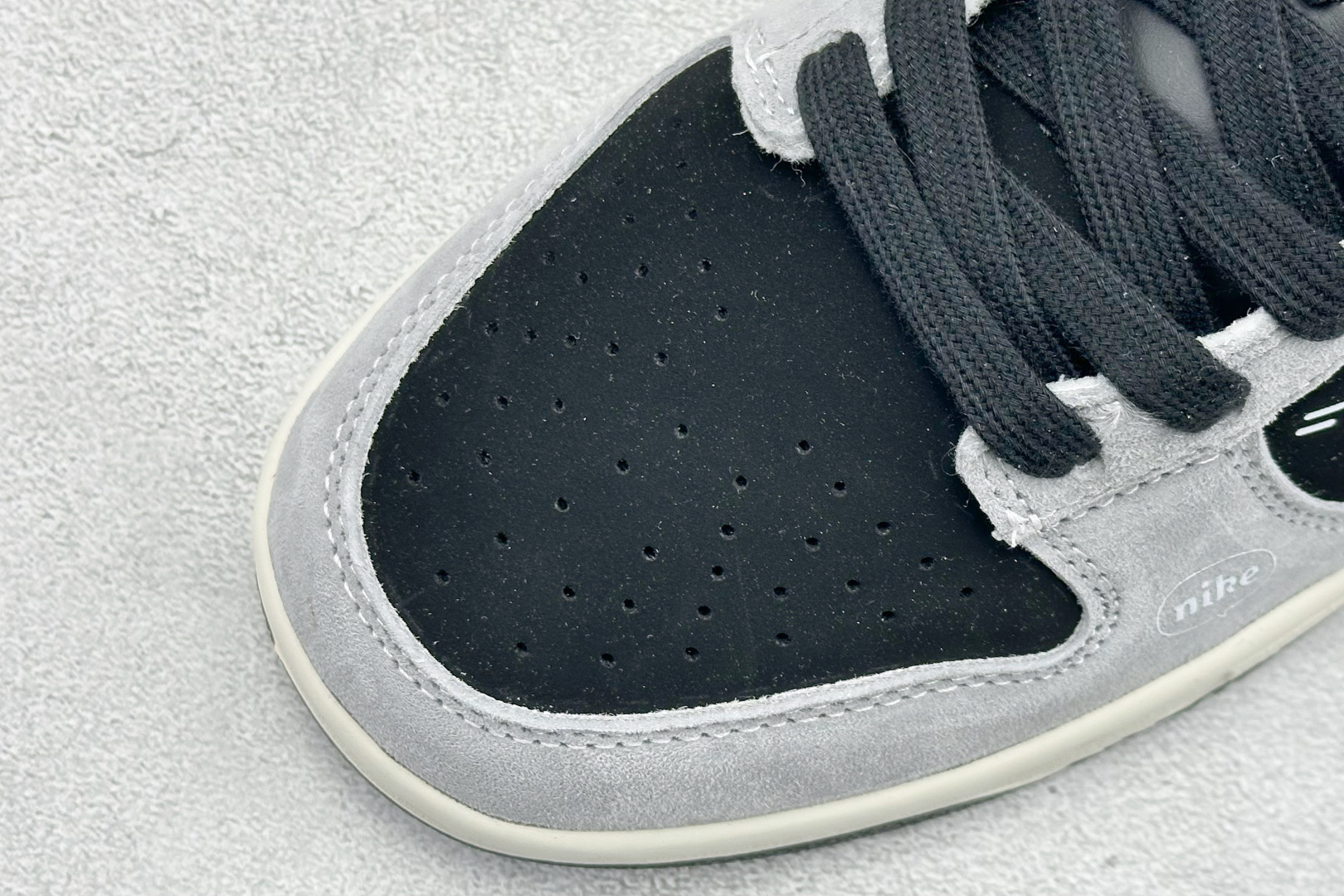 280 Nike SB Dunk Low“ 迪奥联名—米灰黑猪八革” 周年高端定制 低帮休闲板鞋 DN3168-021-Chinese UA Cheap High Quatity Brand Clothes Bags handbags Sneakers wholesale wholesaler seller from China Factory suppliers Fashion Clothing Shoes best Quality Beautiful Price 280 Nike SB Dunk Low“ 迪奥联名—米灰黑猪八革” 周年高端定制 低帮休闲板鞋 DN3168-021