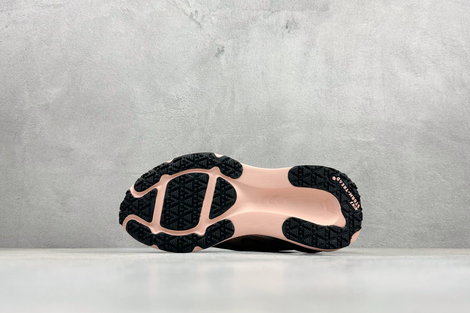 RS版Nike Air Zoom Vomero 18 GTX 缓震休闲跑鞋 货号：HQ7002-003