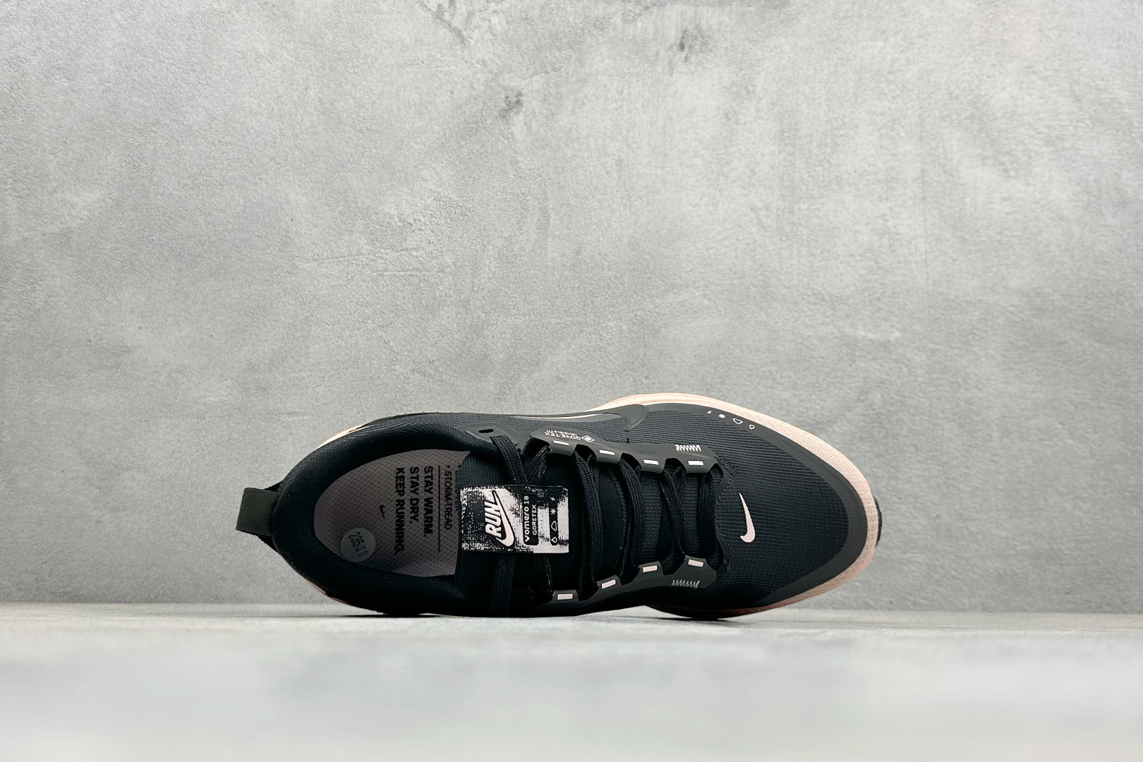 RS版Nike Air Zoom Vomero 18 GTX 缓震休闲跑鞋 货号：HQ7002-003