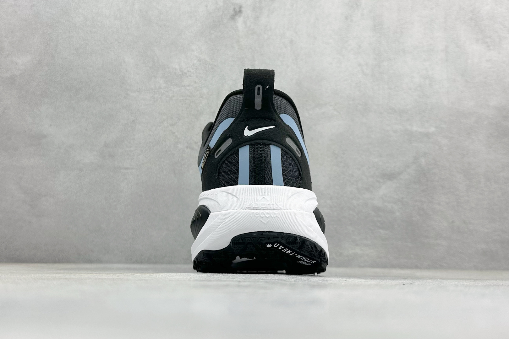 180 FS版Nike Air Zoom Vomero 18 GTX 缓震休闲跑鞋 HQ7002-002
