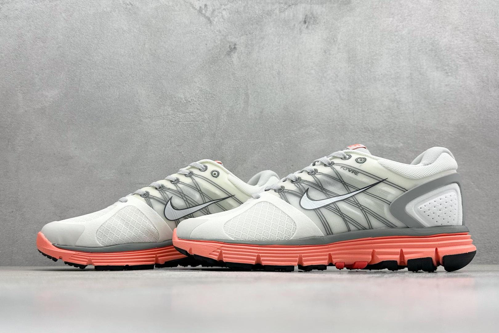 200 NIKE LUNARGLIDE+2 耐克简约舒适防滑耐磨经典低帮跑鞋 407647-108