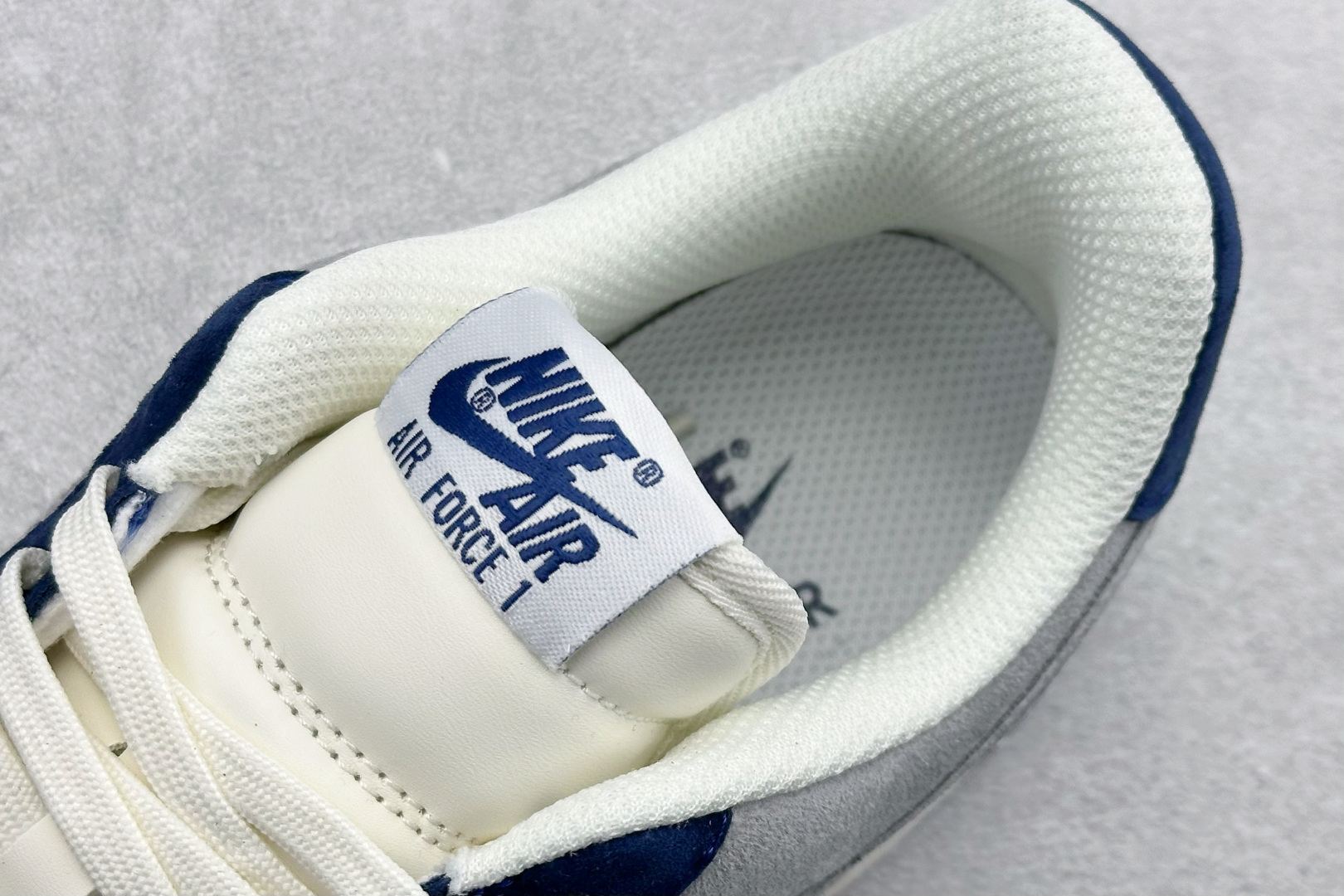 260 SC版NIke Air Force 1 '07 Low 白灰蓝拼接 空军一号低帮 运动鞋 HM3703-161-Chinese UA Cheap High Quatity Brand Clothes Bags handbags Sneakers wholesale wholesaler seller from China Factory suppliers Fashion Clothing Shoes best Quality Beautiful Price 260 SC版NIke Air Force 1 '07 Low 白灰蓝拼接 空军一号低帮 运动鞋 HM3703-161