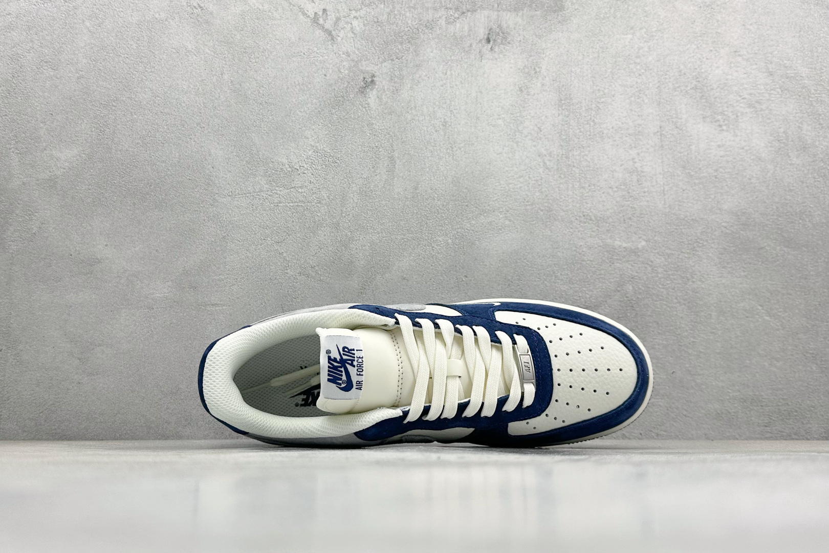 260 SC版NIke Air Force 1 '07 Low 白灰蓝拼接 空军一号低帮 运动鞋 HM3703-161-Chinese UA Cheap High Quatity Brand Clothes Bags handbags Sneakers wholesale wholesaler seller from China Factory suppliers Fashion Clothing Shoes best Quality Beautiful Price 260 SC版NIke Air Force 1 '07 Low 白灰蓝拼接 空军一号低帮 运动鞋 HM3703-161