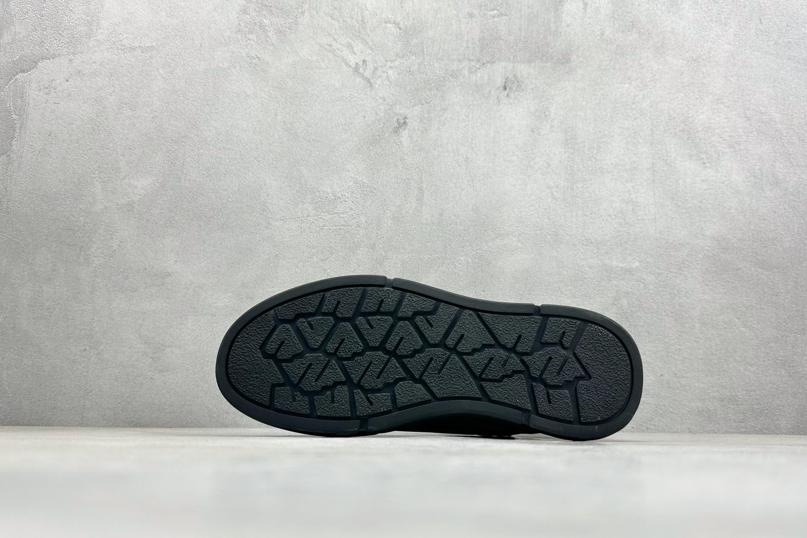 320 Ecco/爱步 休闲系列百搭潮酷中高帮休闲舒适板鞋 956375-010-Chinese UA Cheap High Quatity Brand Clothes Bags handbags Sneakers wholesale wholesaler seller from China Factory suppliers Fashion Clothing Shoes best Quality Beautiful Price 320 Ecco/爱步 休闲系列百搭潮酷中高帮休闲舒适板鞋 956375-010