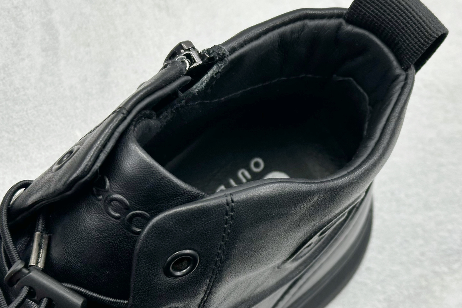 320 Ecco/爱步 休闲系列百搭潮酷中高帮休闲舒适板鞋 956375-010-Chinese UA Cheap High Quatity Brand Clothes Bags handbags Sneakers wholesale wholesaler seller from China Factory suppliers Fashion Clothing Shoes best Quality Beautiful Price 320 Ecco/爱步 休闲系列百搭潮酷中高帮休闲舒适板鞋 956375-010