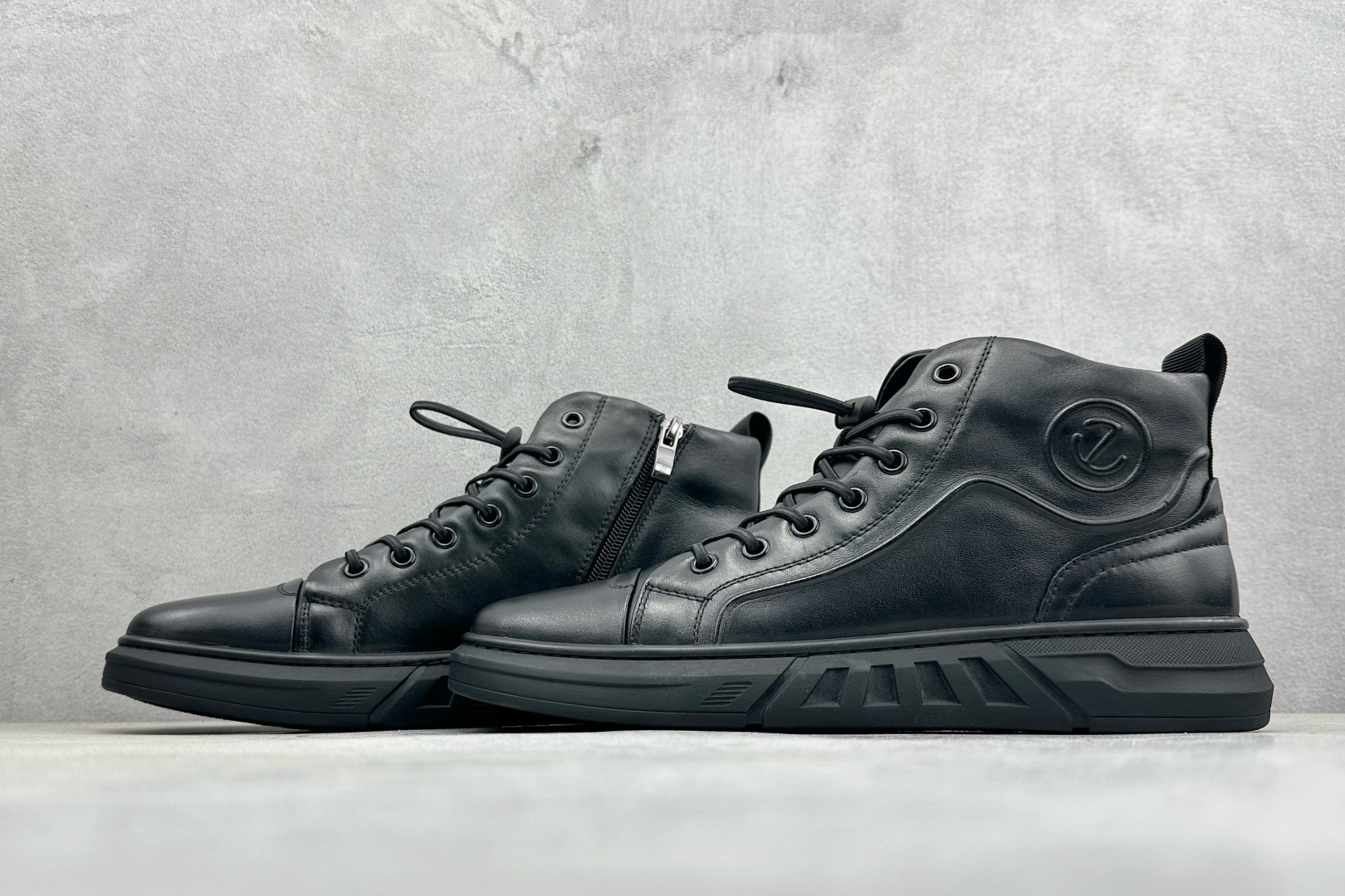 320 Ecco/爱步 休闲系列百搭潮酷中高帮休闲舒适板鞋 956375-010-Chinese UA Cheap High Quatity Brand Clothes Bags handbags Sneakers wholesale wholesaler seller from China Factory suppliers Fashion Clothing Shoes best Quality Beautiful Price 320 Ecco/爱步 休闲系列百搭潮酷中高帮休闲舒适板鞋 956375-010