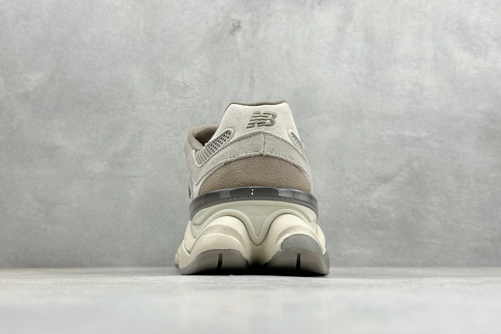 200 New Balance NB9060 复古休闲运动慢跑鞋 U9060ERC