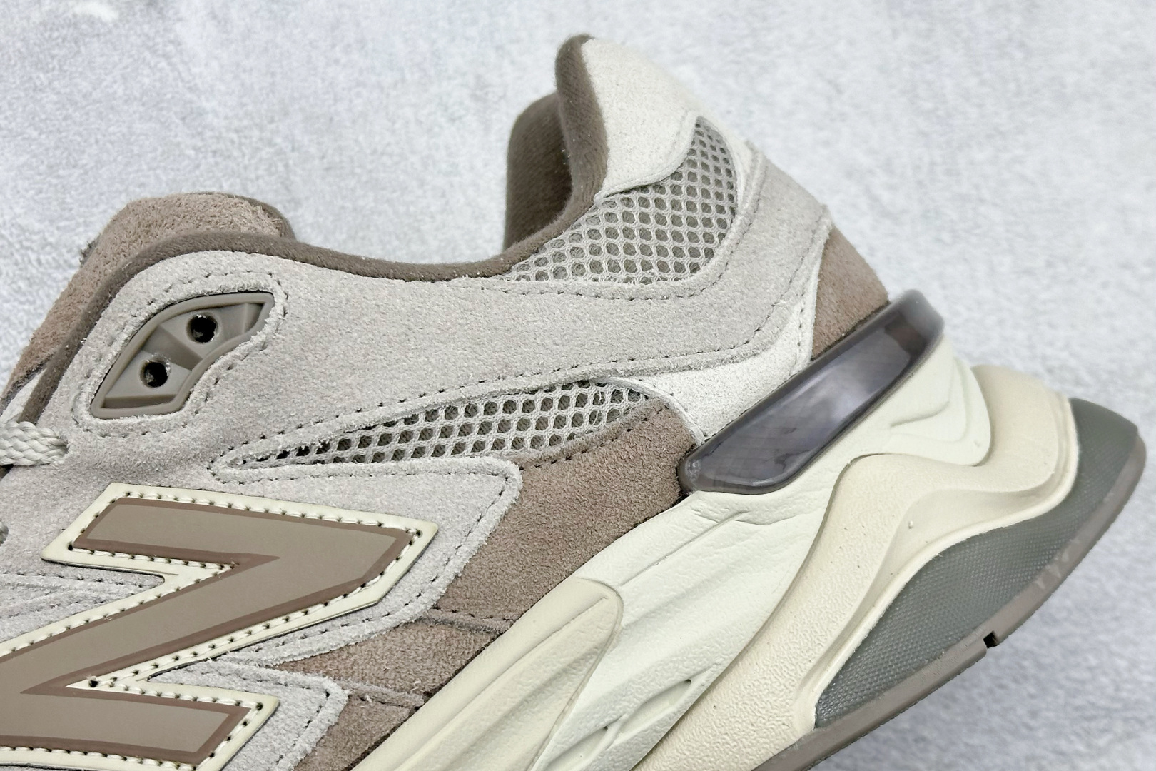 200 New Balance NB9060 复古休闲运动慢跑鞋 U9060ERC