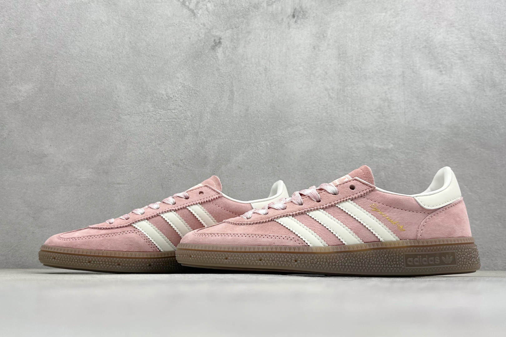 150 Adidas Handball Spezial 阿迪达斯经典复古休闲板鞋 KJ6305