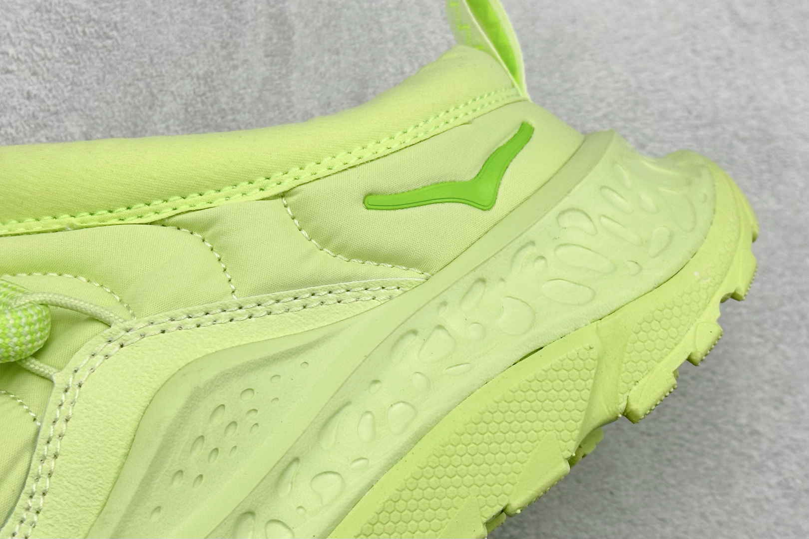 HOKA ONE ONE Ora Primo 内里薄绒 秋冬季保暖半拖这款鞋无论从脚感上 设计上都是顶流