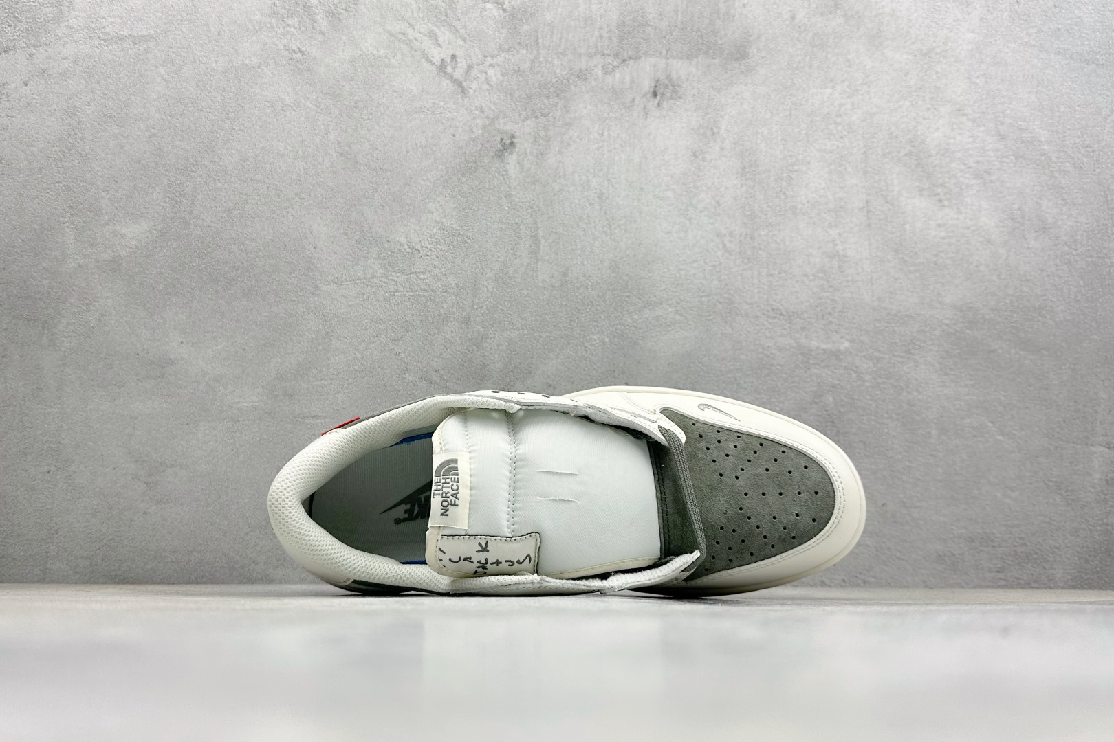 260 Air Jordan 1 Low AJ1 乔1 北面联名 高端定制 倒钩低帮复古篮球鞋 DM7866-128-Chinese UA Cheap High Quatity Brand Clothes Bags handbags Sneakers wholesale wholesaler seller from China Factory suppliers Fashion Clothing Shoes best Quality Beautiful Price 260 Air Jordan 1 Low AJ1 乔1 北面联名 高端定制 倒钩低帮复古篮球鞋 DM7866-128