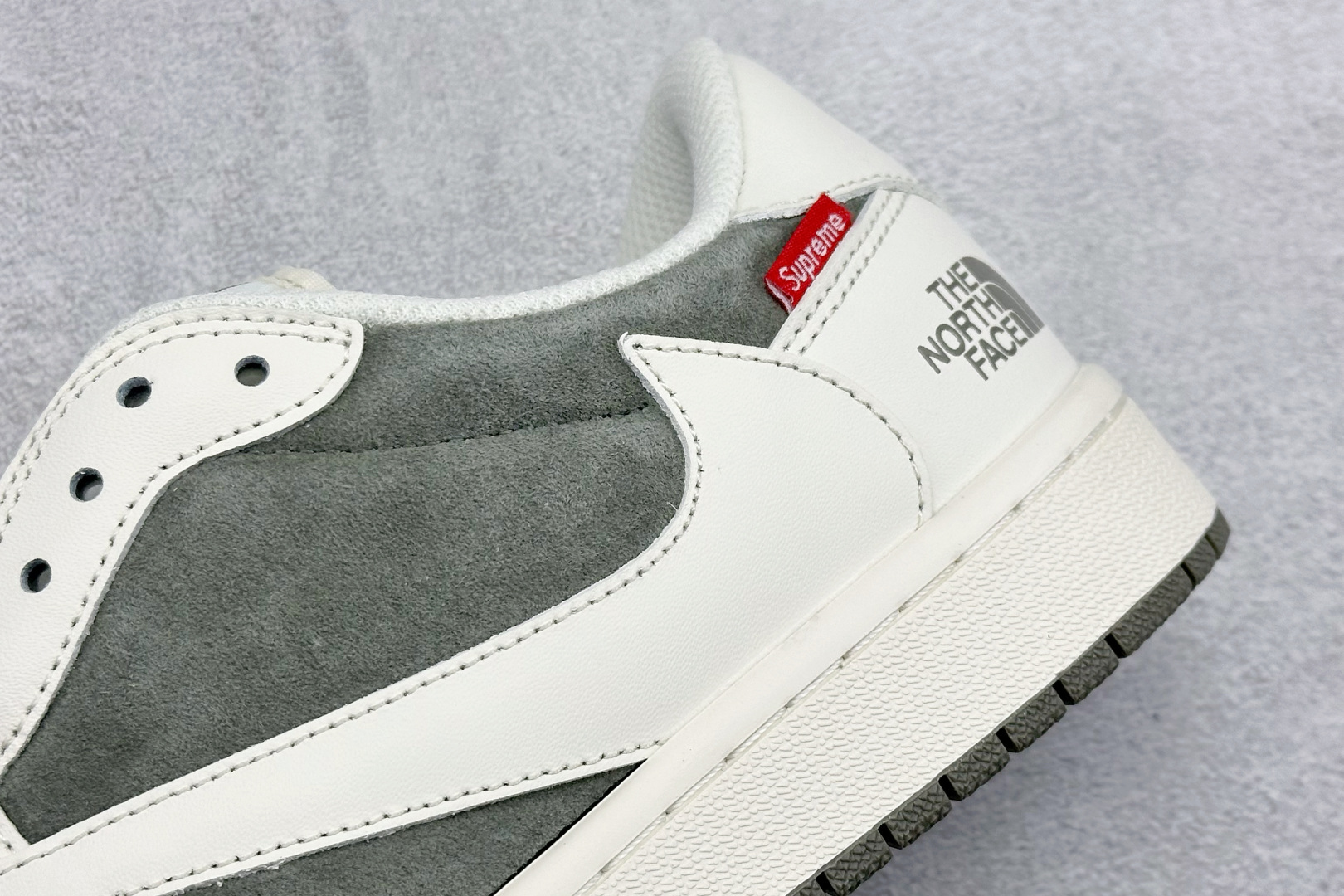 260 Air Jordan 1 Low AJ1 乔1 北面联名 高端定制 倒钩低帮复古篮球鞋 DM7866-128-Chinese UA Cheap High Quatity Brand Clothes Bags handbags Sneakers wholesale wholesaler seller from China Factory suppliers Fashion Clothing Shoes best Quality Beautiful Price 260 Air Jordan 1 Low AJ1 乔1 北面联名 高端定制 倒钩低帮复古篮球鞋 DM7866-128