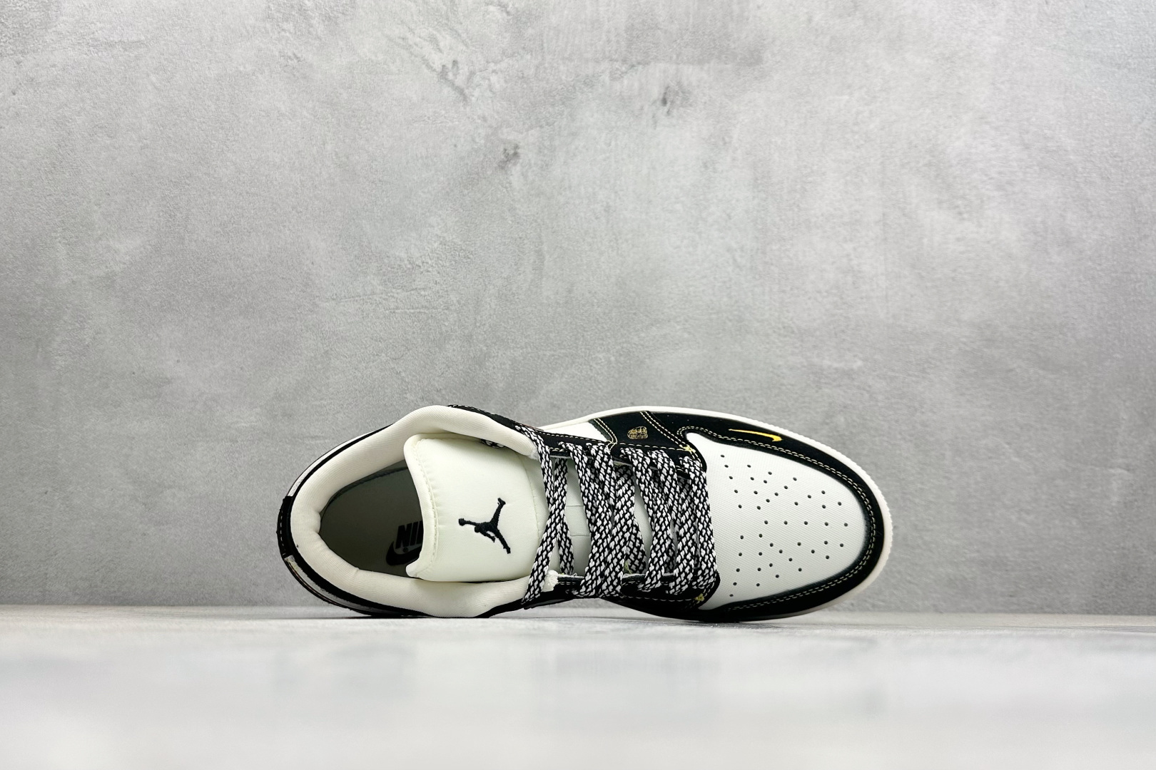 260 Nike Jordan Air Jordan 1“ 马年限定——黑红金标” 高端定制 低帮 复古 减震 防滑 耐磨 篮球鞋 LL8888-002