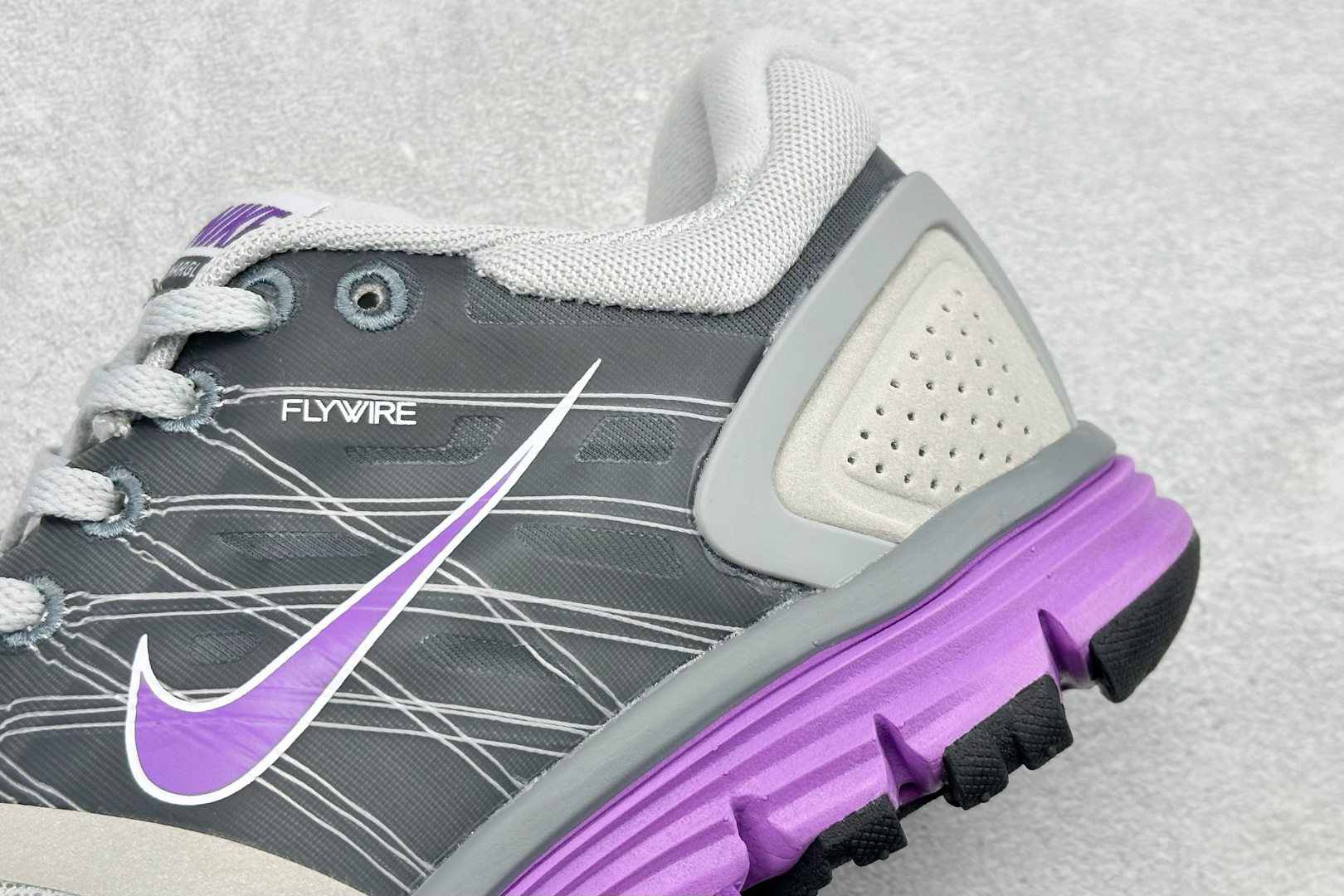 200 NIKE LUNARGLIDE+2 耐克简约舒适防滑耐磨经典低帮跑鞋 407648-068