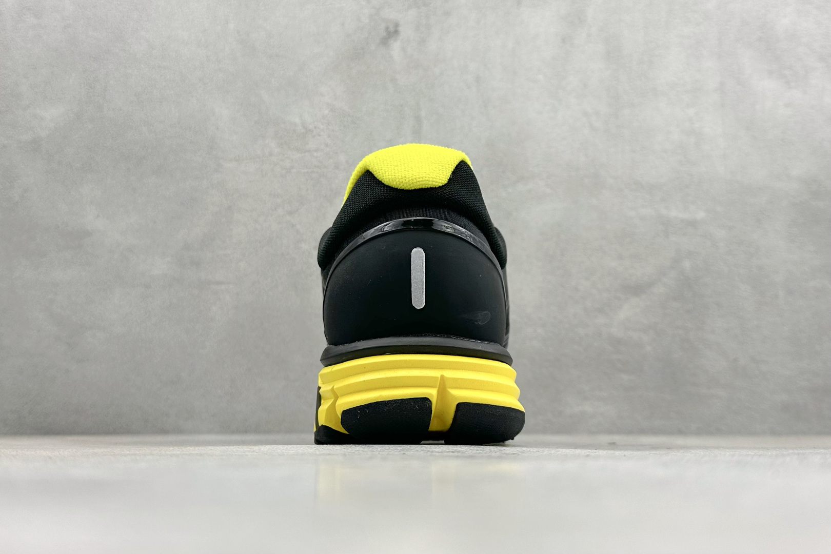 200 NIKE LUNARGLIDE+2 耐克简约舒适防滑耐磨经典低帮跑鞋 408922-077
