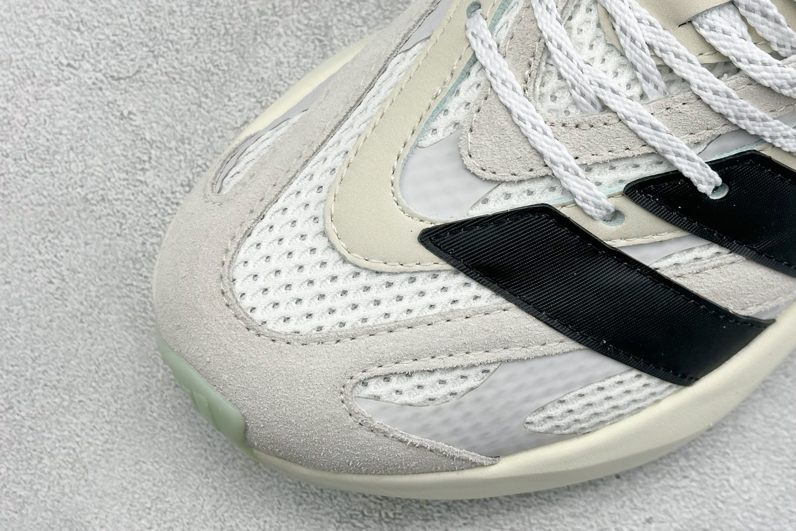 RS版AD Lightblaze 舒适耐磨减震专业跑步鞋 冲向目标，一路向前，不断挑战和突破自我无论是平