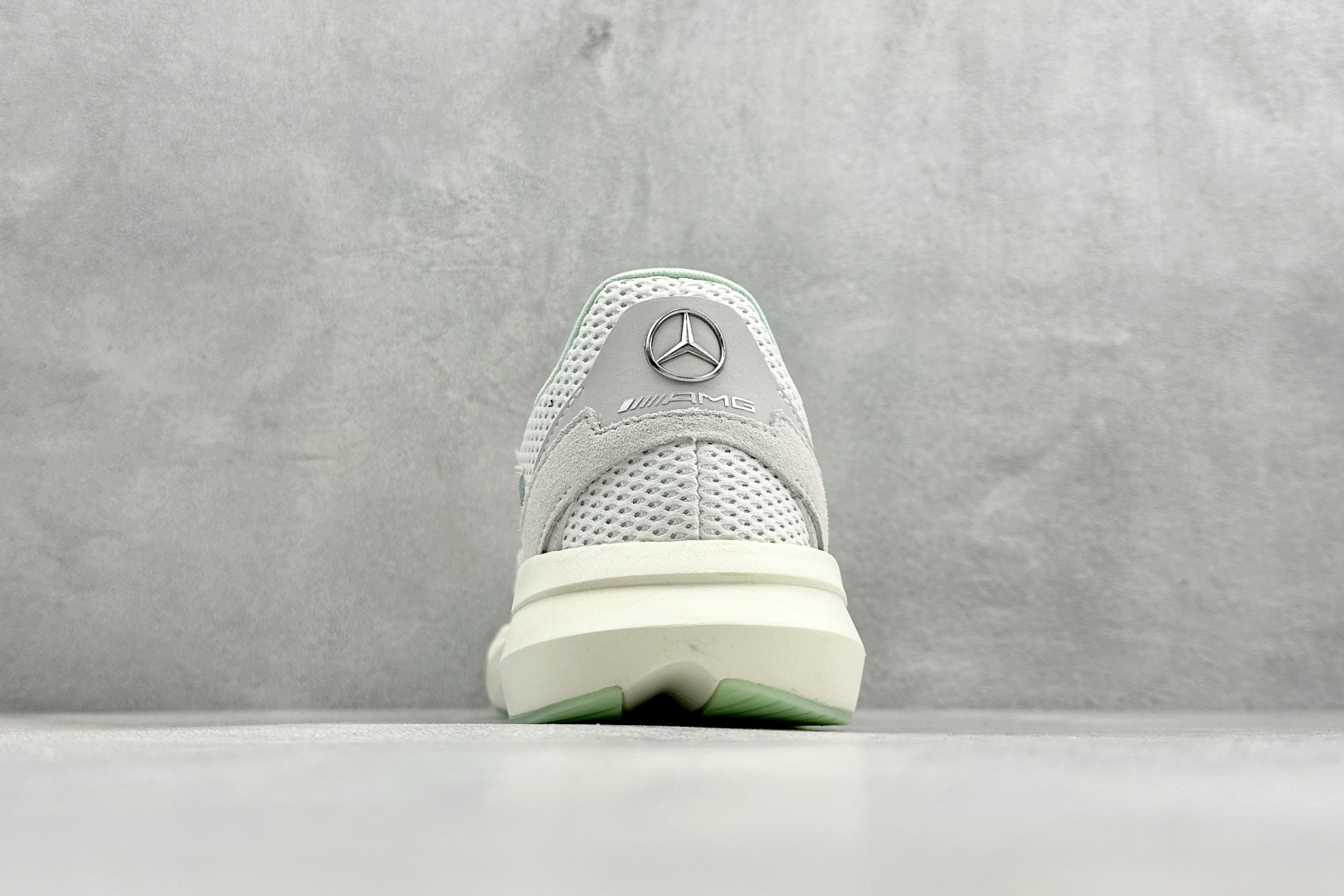 RS版AD Lightblaze 舒适耐磨减震专业跑步鞋 冲向目标，一路向前，不断挑战和突破自我无论是平