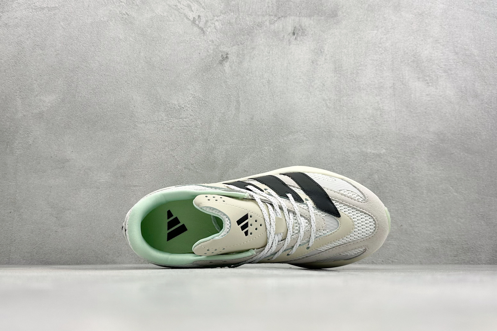 RS版AD Lightblaze 舒适耐磨减震专业跑步鞋 冲向目标，一路向前，不断挑战和突破自我无论是平